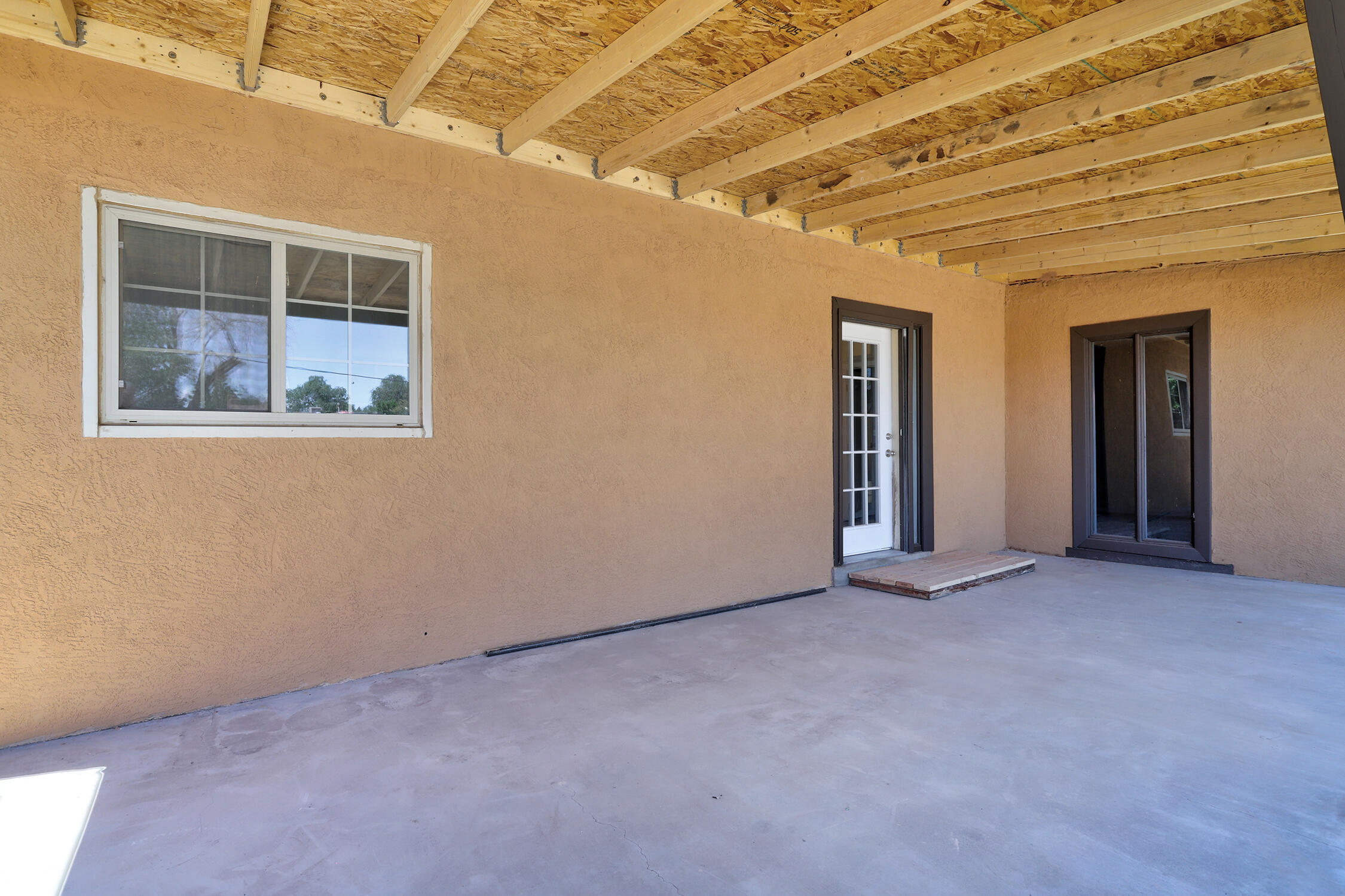 221 MESCALERO Road NW