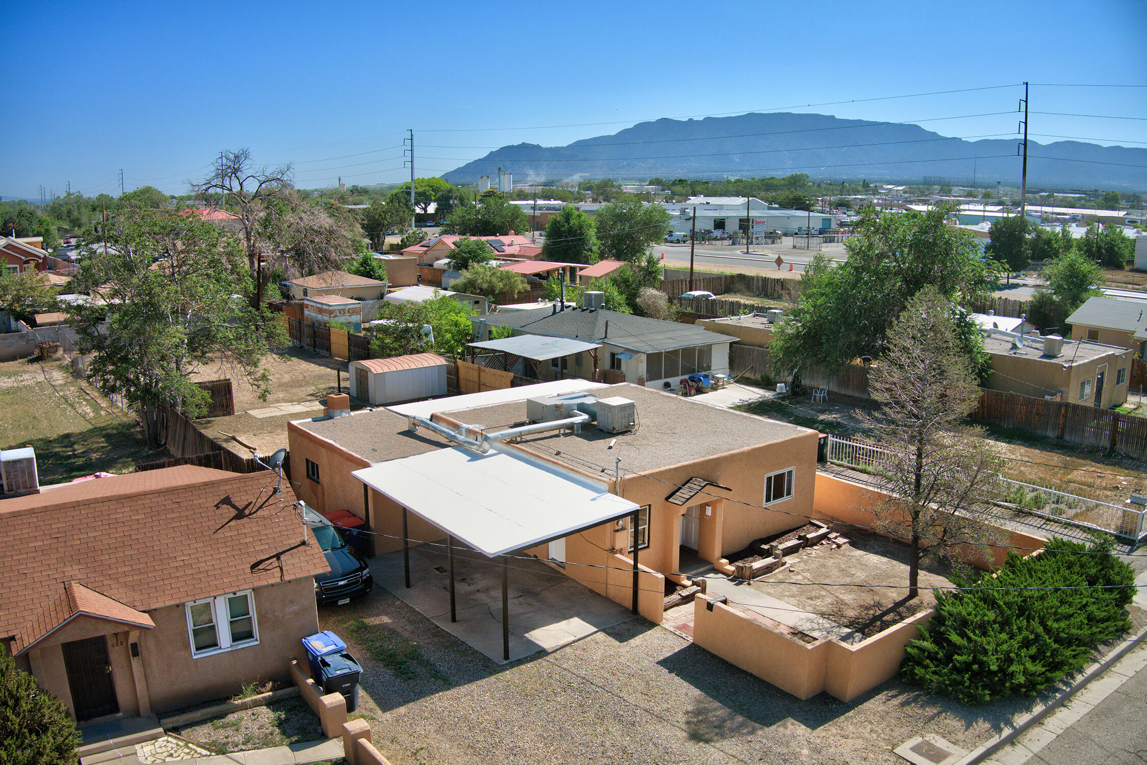 221 MESCALERO Road NW