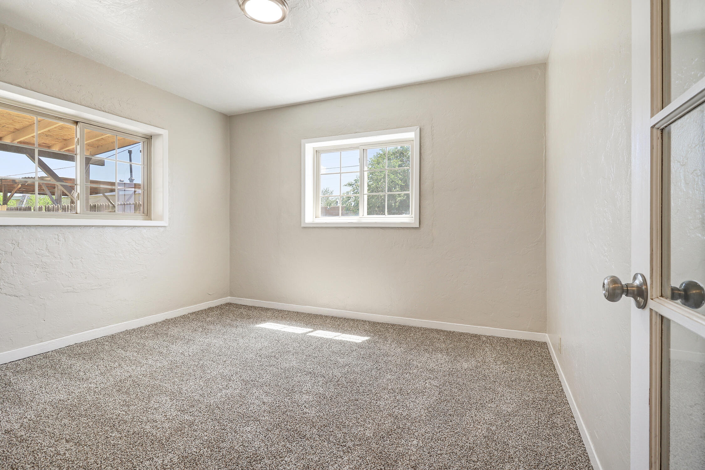 221 MESCALERO Road NW