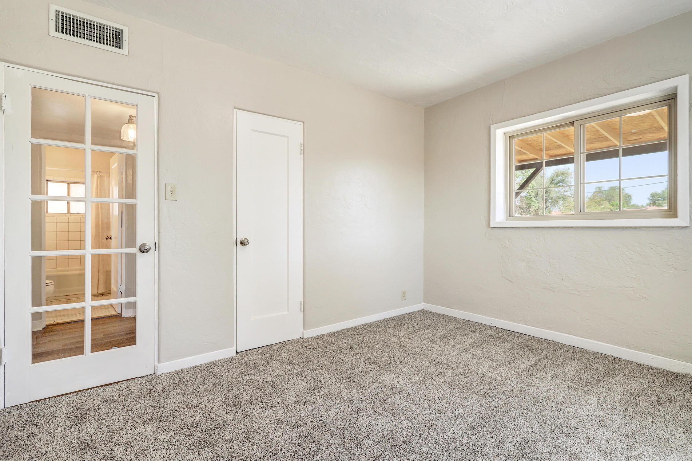 221 MESCALERO Road NW