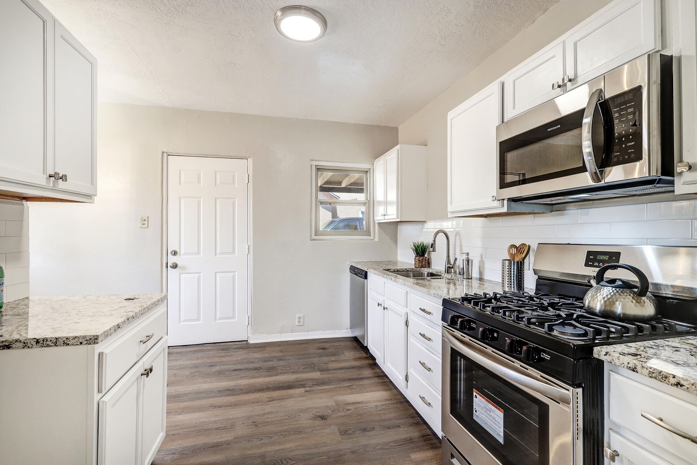 221 MESCALERO Road NW
