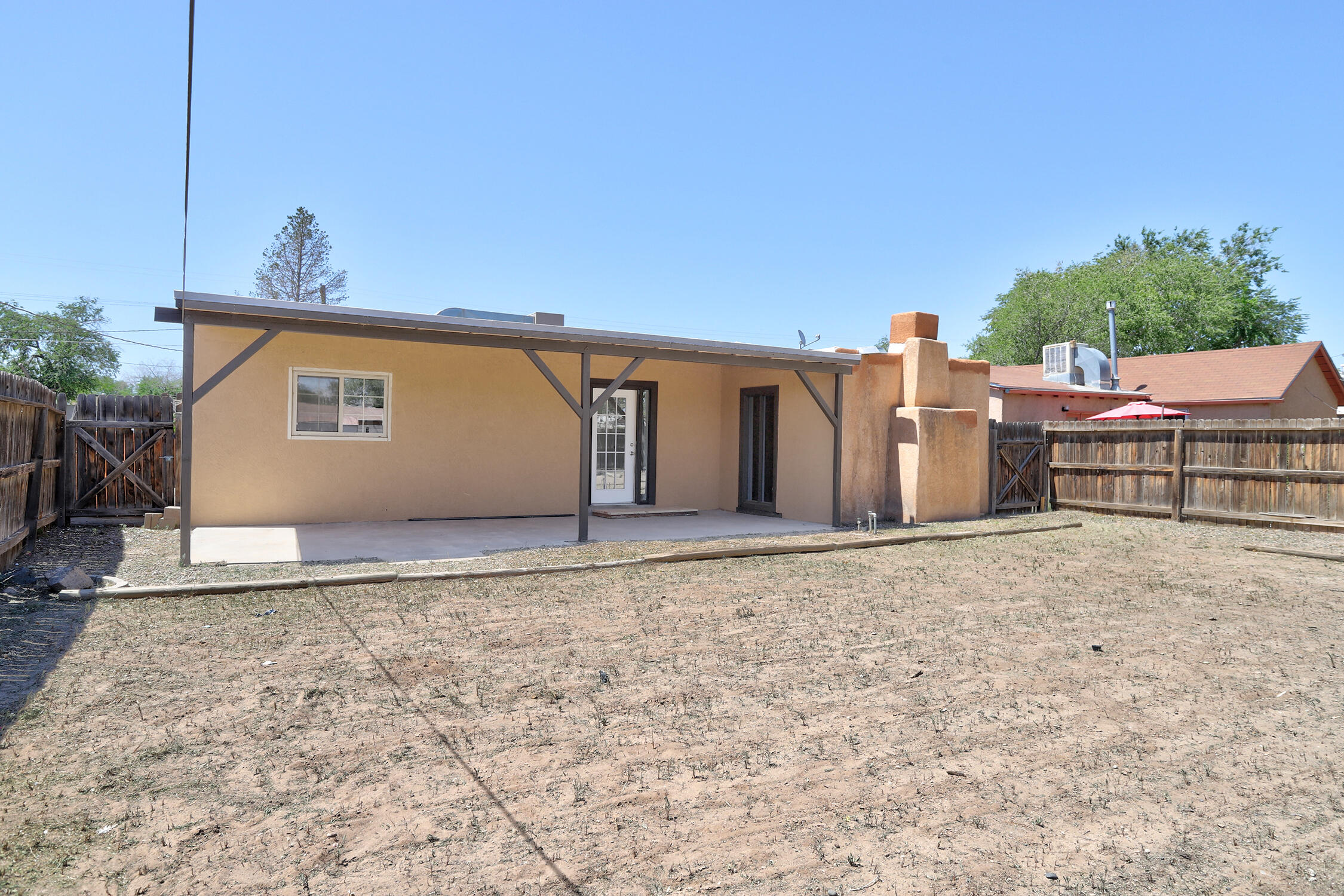 221 MESCALERO Road NW
