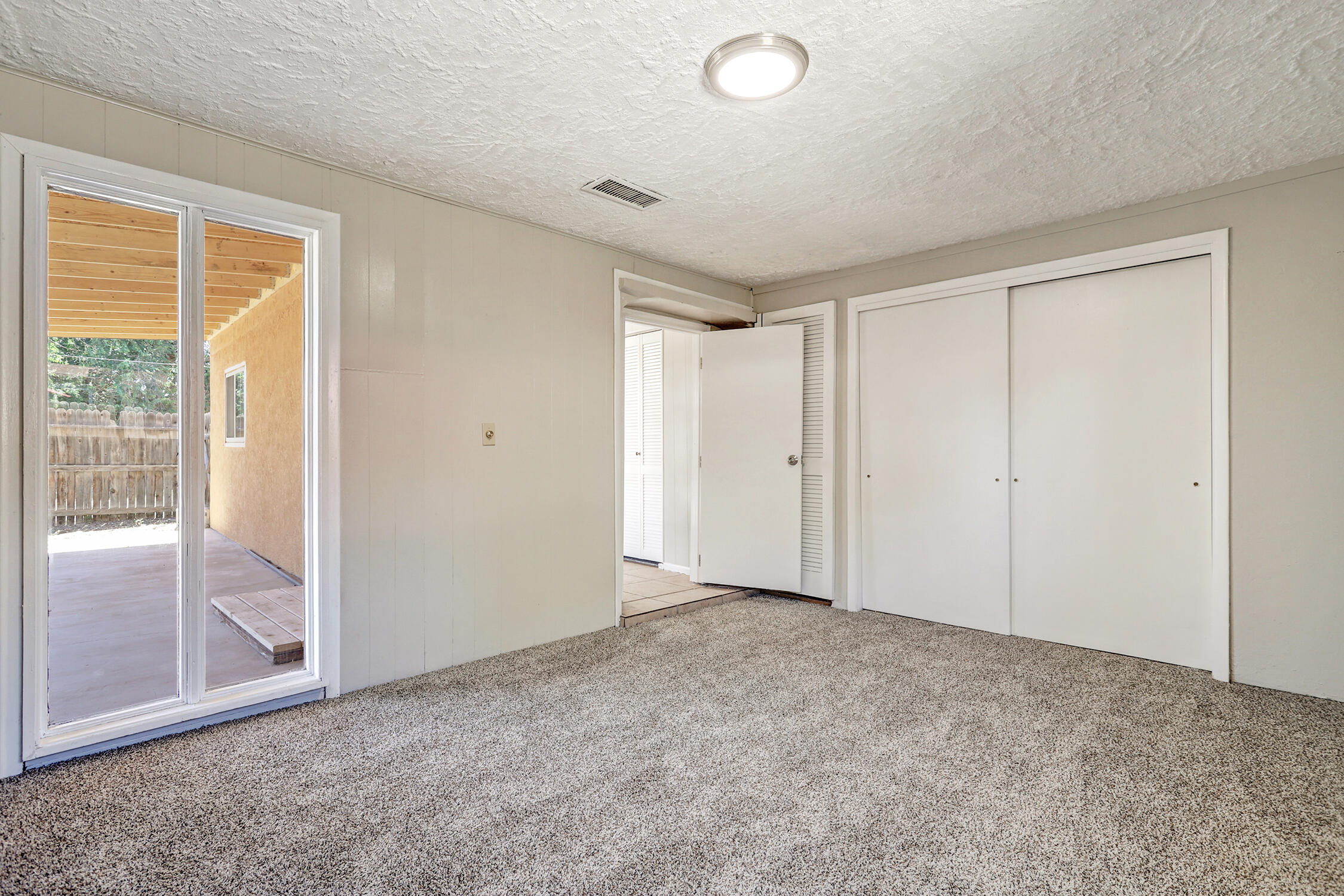 221 MESCALERO Road NW