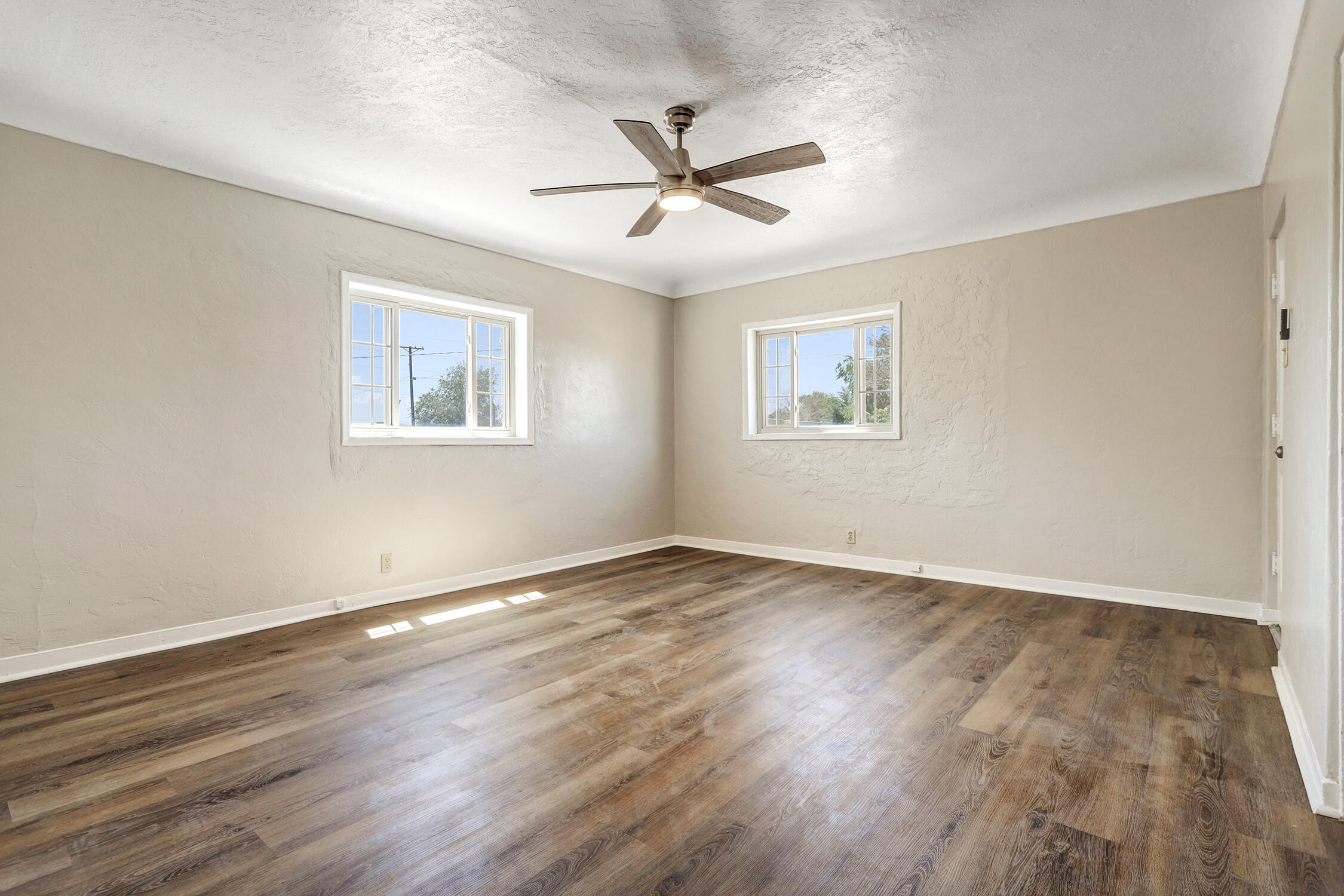 221 MESCALERO Road NW