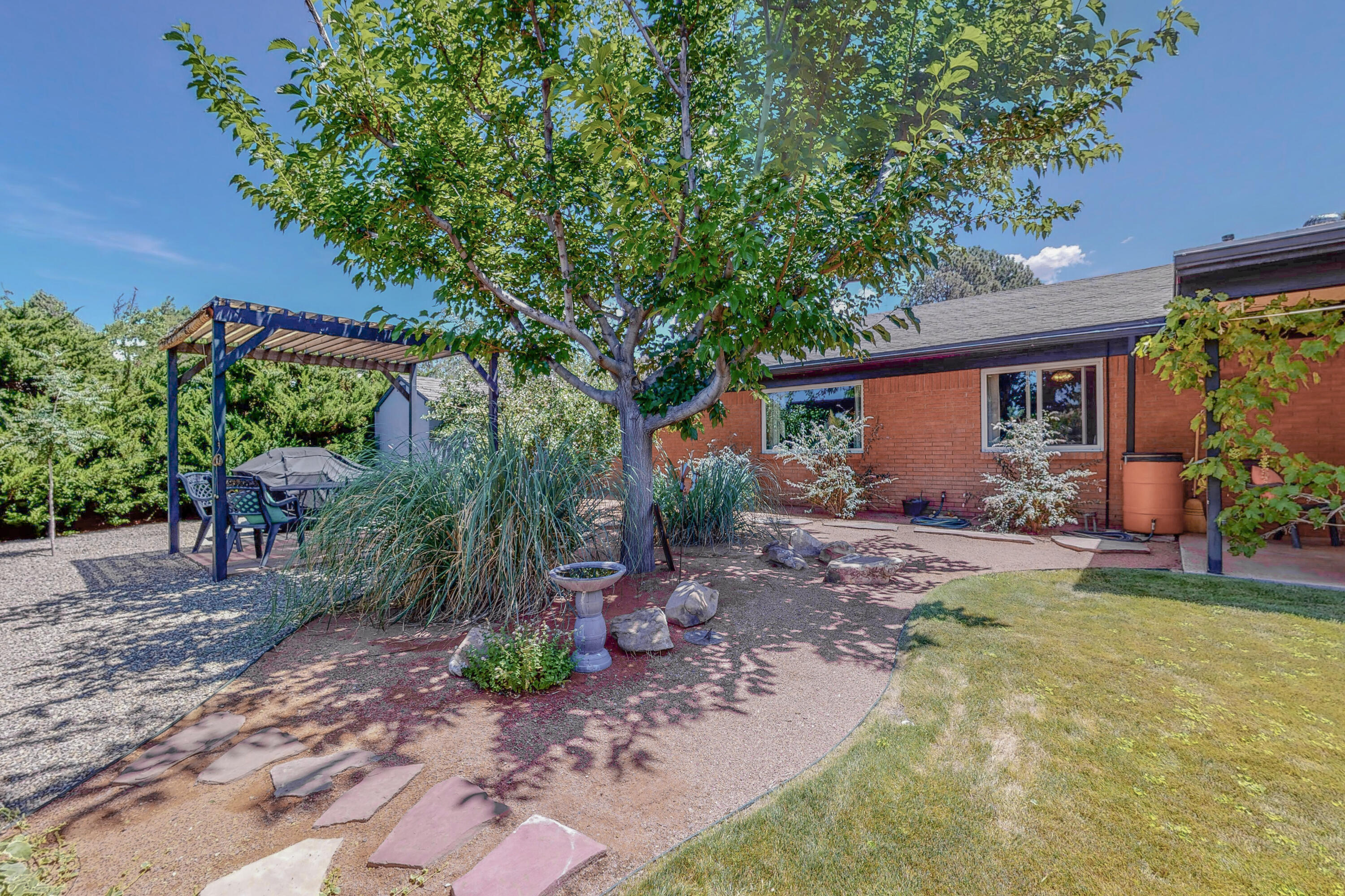 3817 CAMINO DON DIEGO NE