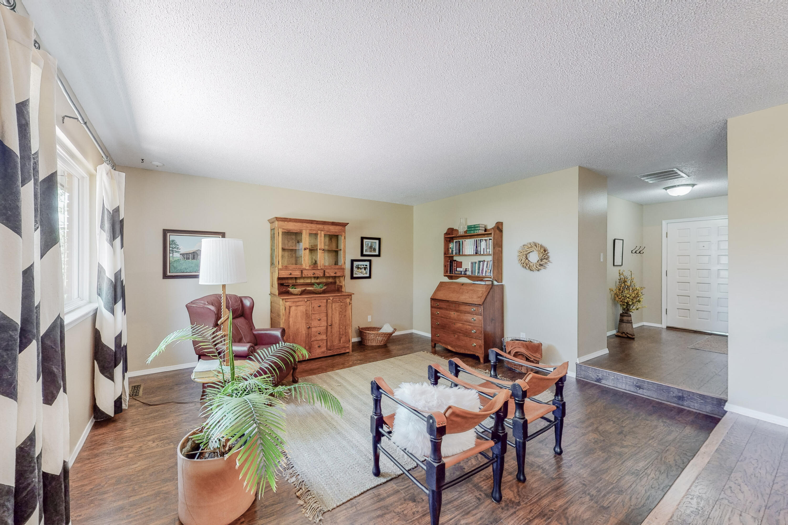 3817 CAMINO DON DIEGO NE