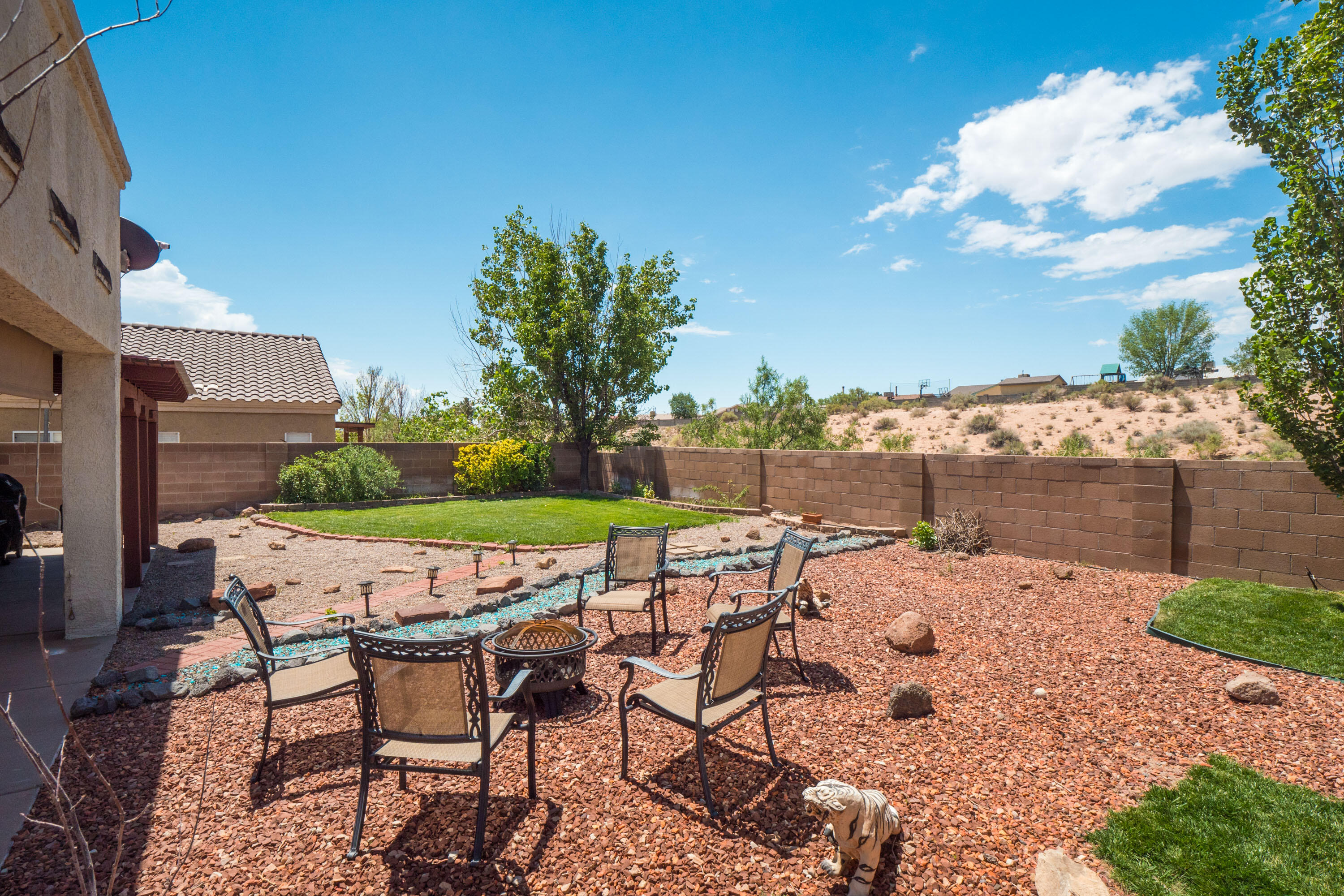 7024 HUSKY Drive NE