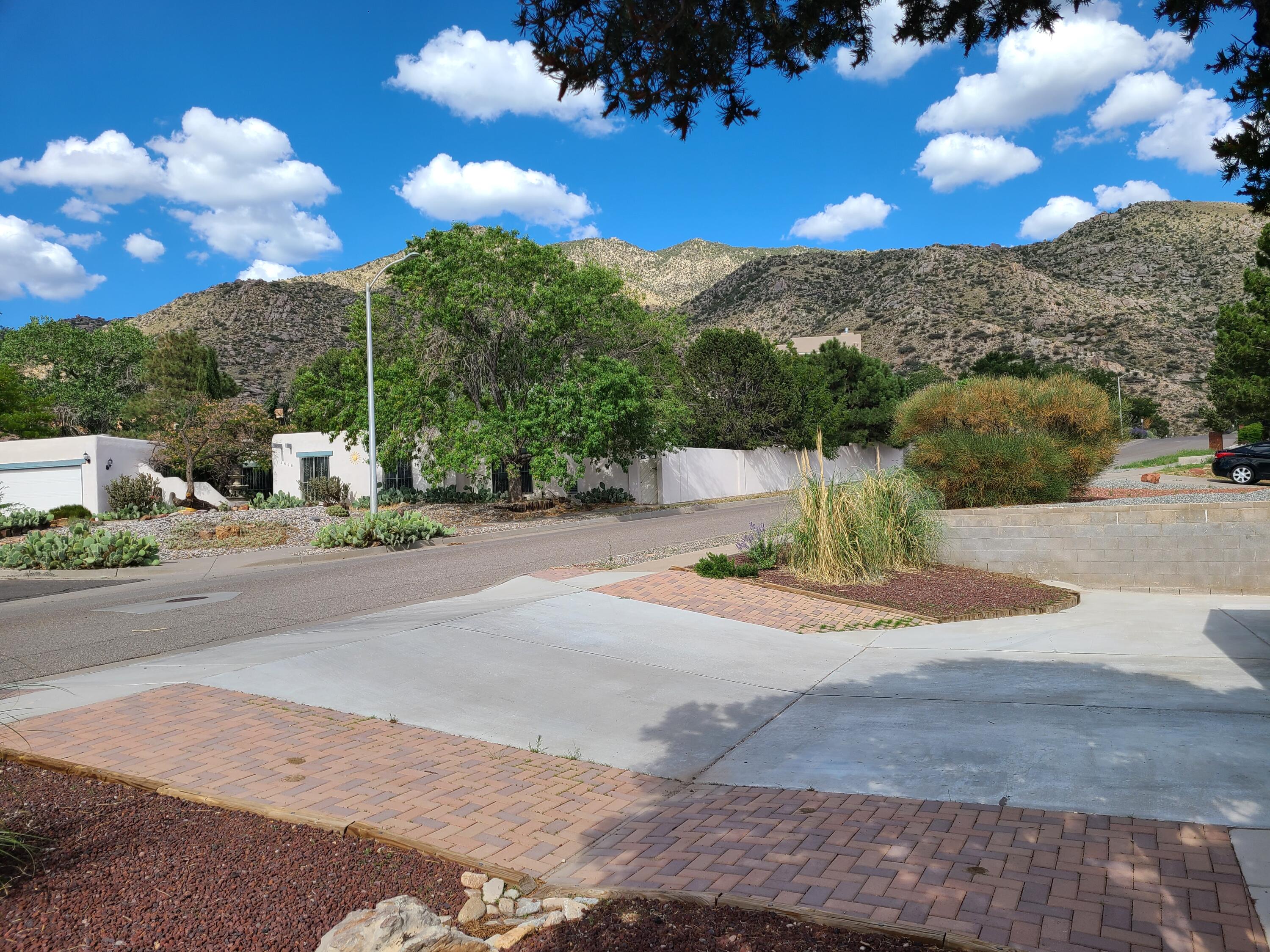 13108 Tierra Montanosa Drive NE