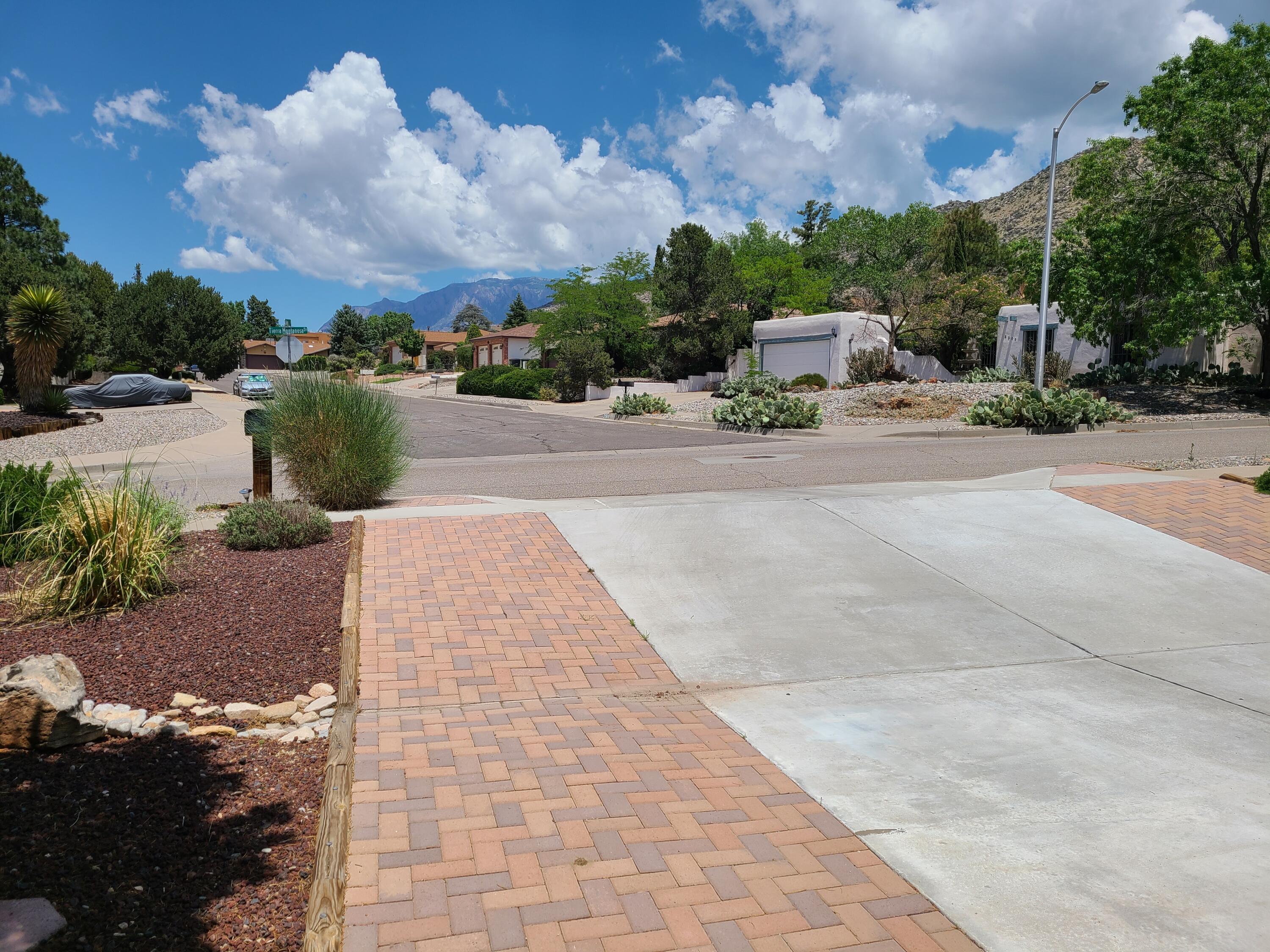 13108 Tierra Montanosa Drive NE