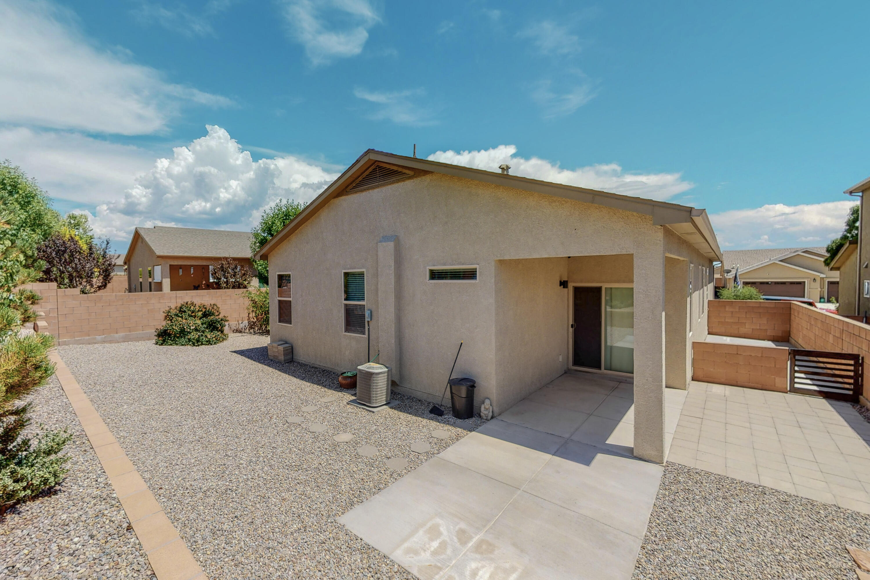 2751 CAMACHO Road SE