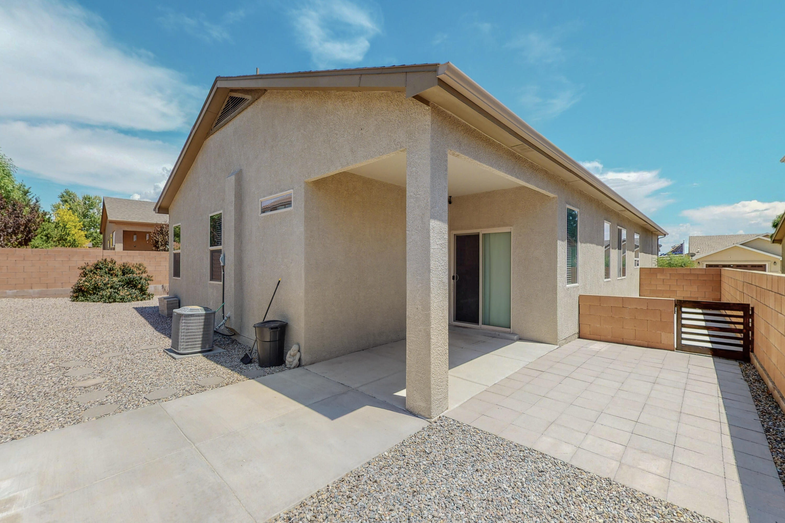 2751 CAMACHO Road SE
