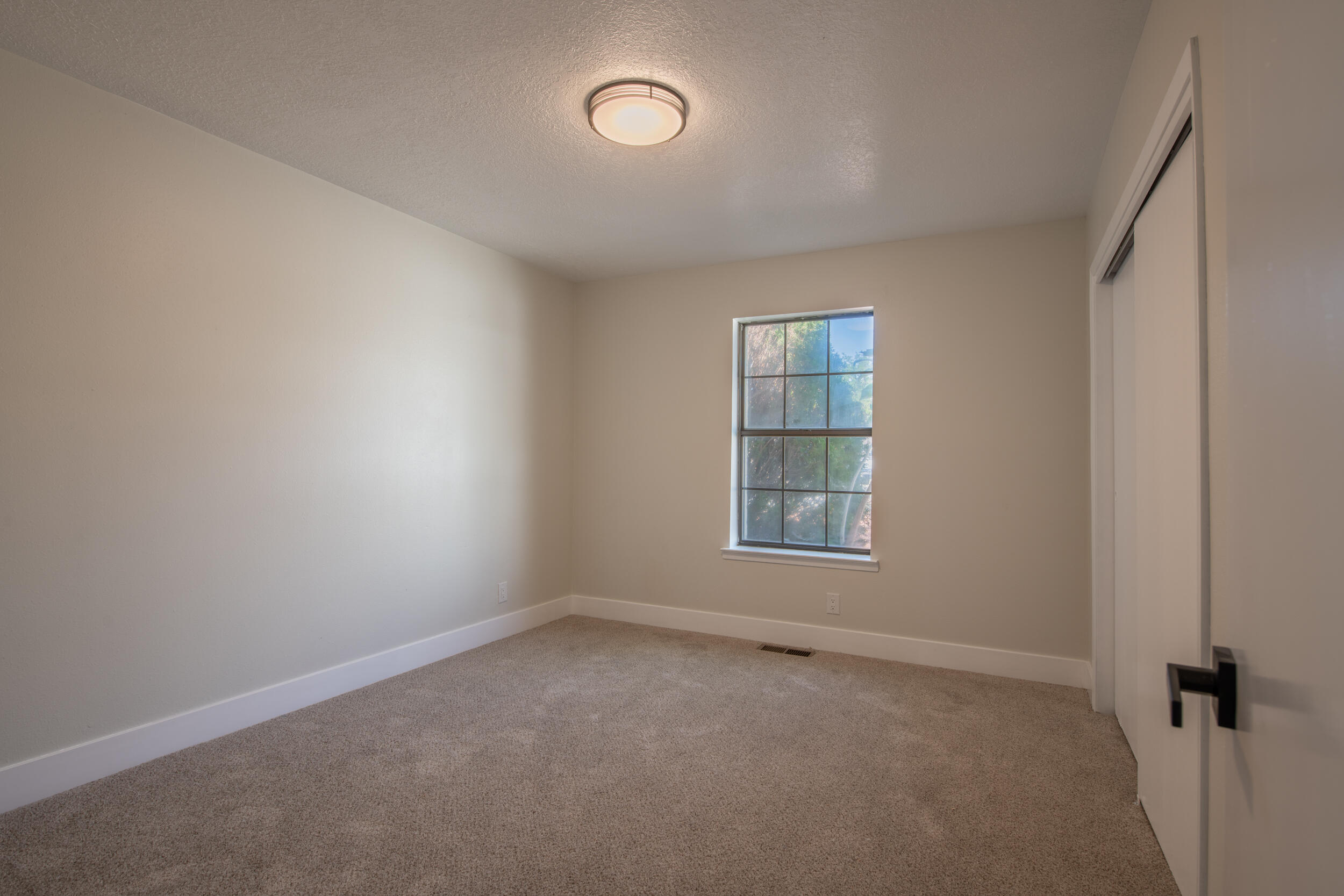 5207 FAIRFAX Drive NW