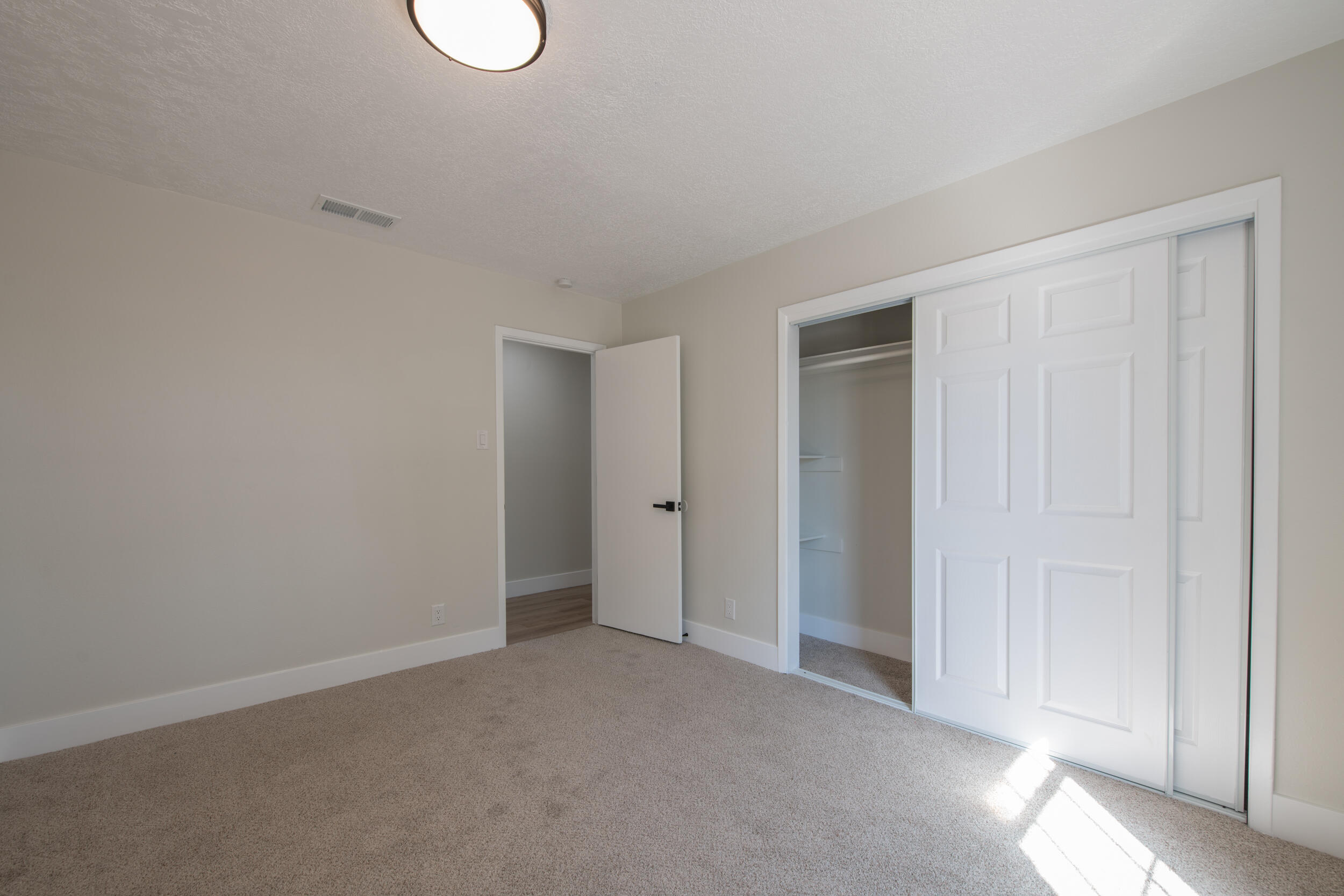 5207 FAIRFAX Drive NW