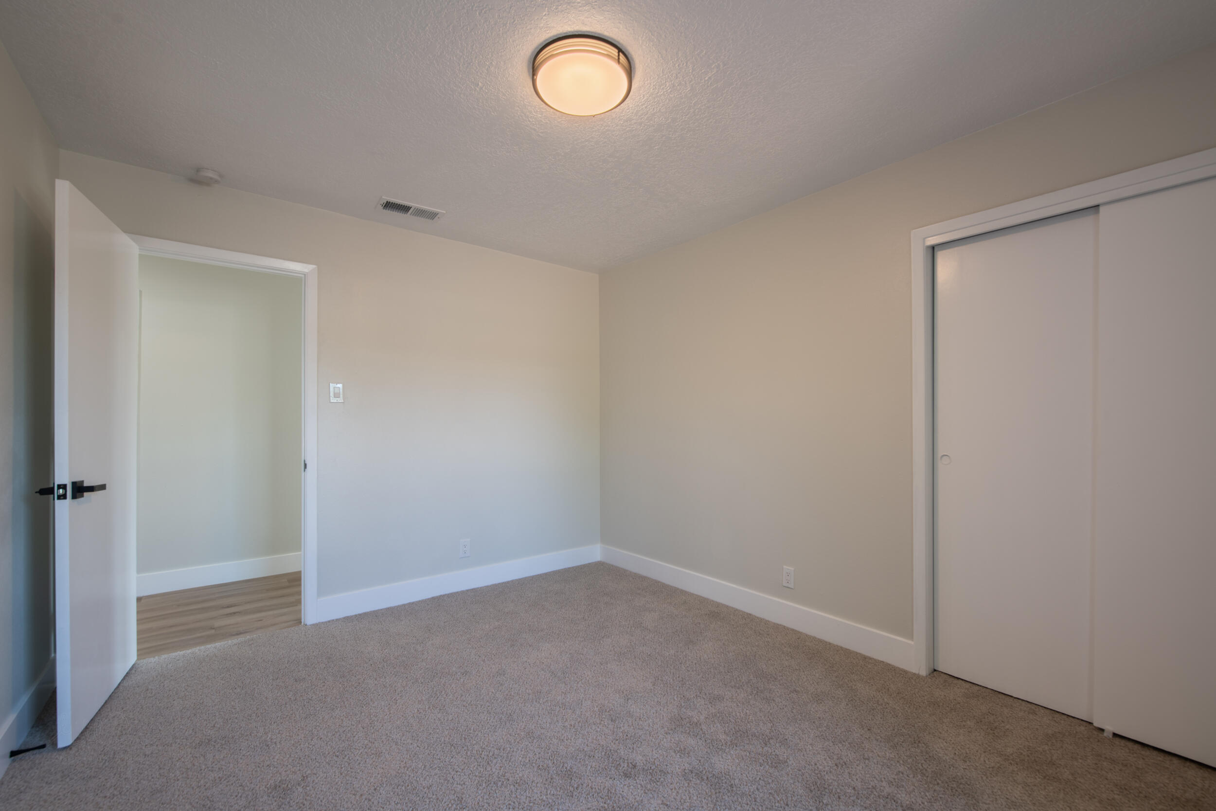 5207 FAIRFAX Drive NW