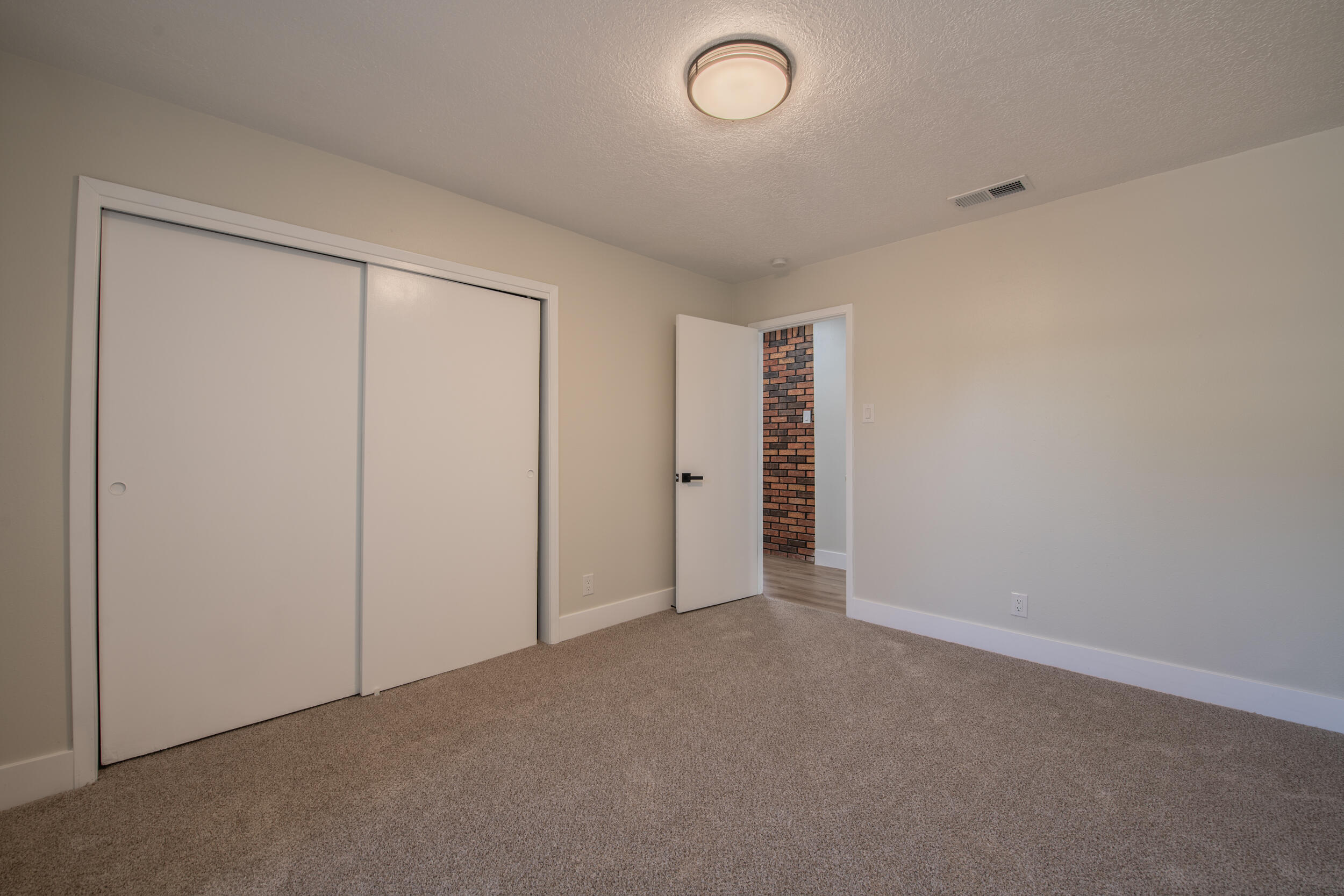 5207 FAIRFAX Drive NW
