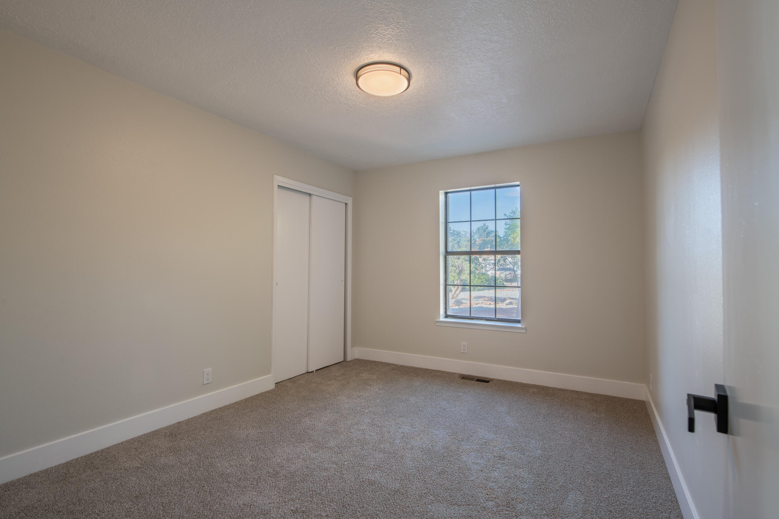 5207 FAIRFAX Drive NW