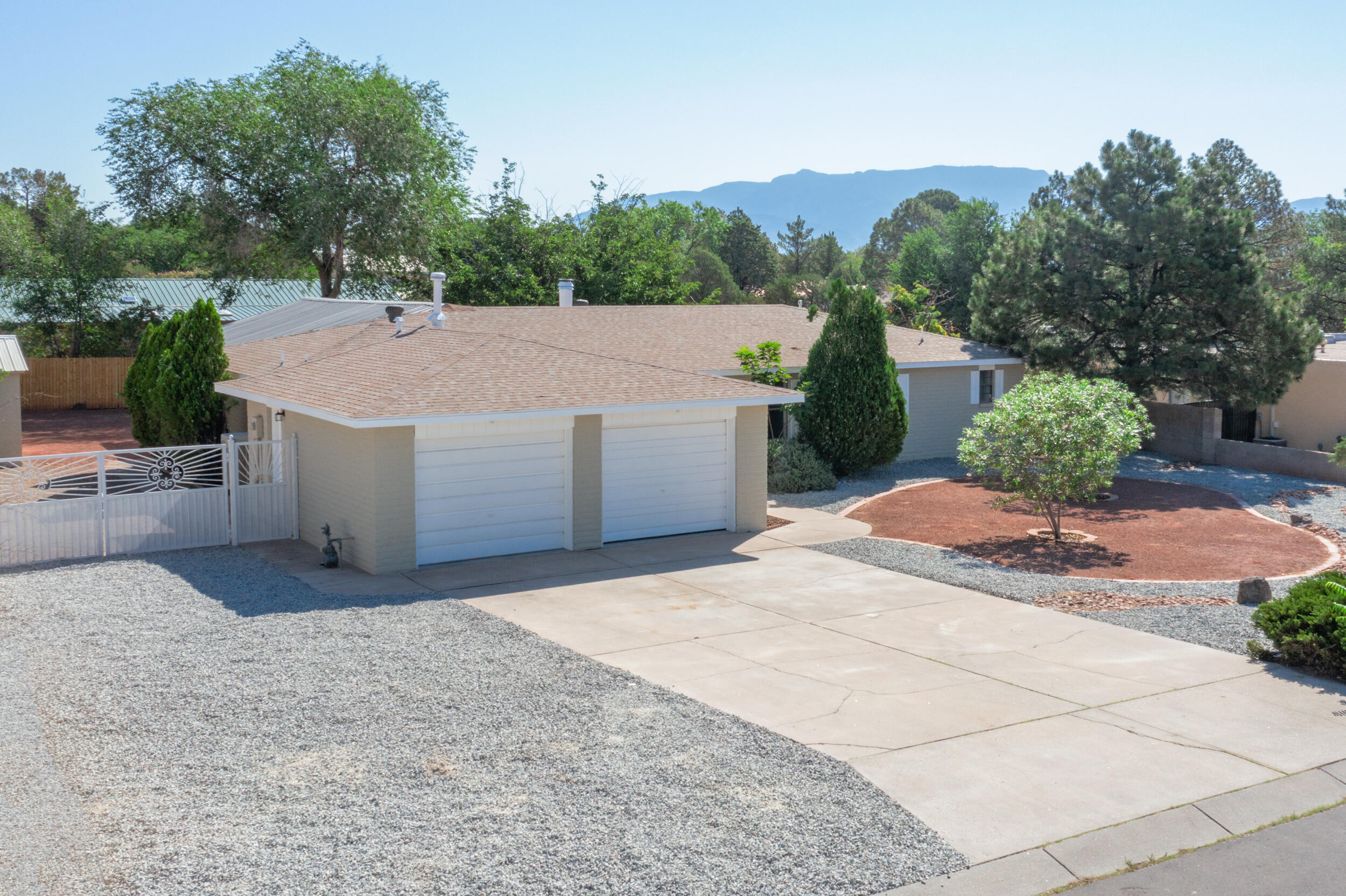 5207 FAIRFAX Drive NW