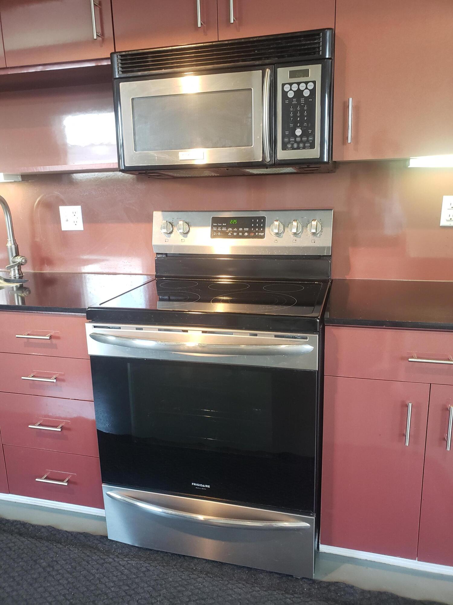 201 Arno Street NE Unit: 401