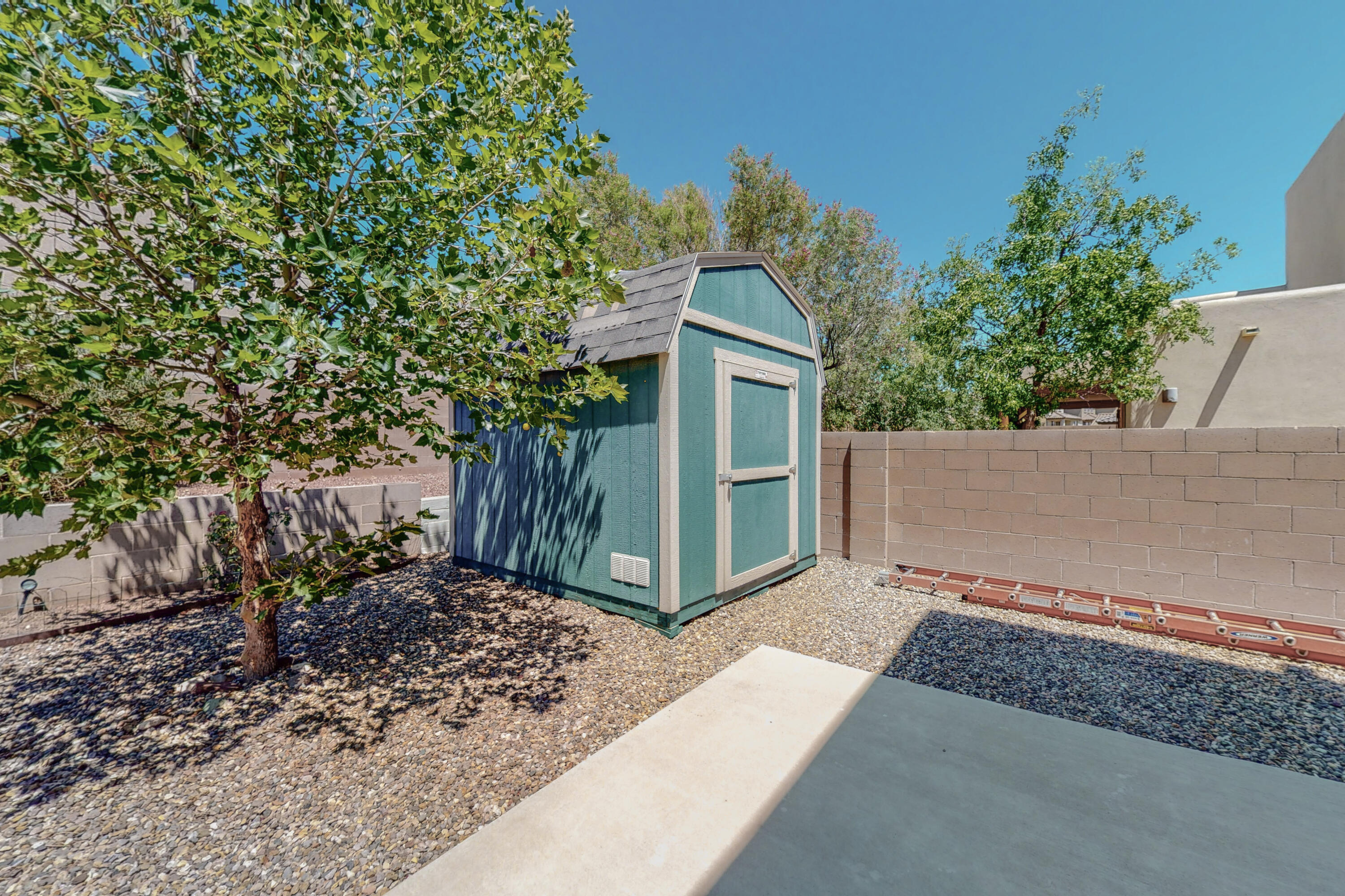 8623 ANIMAS Place NW