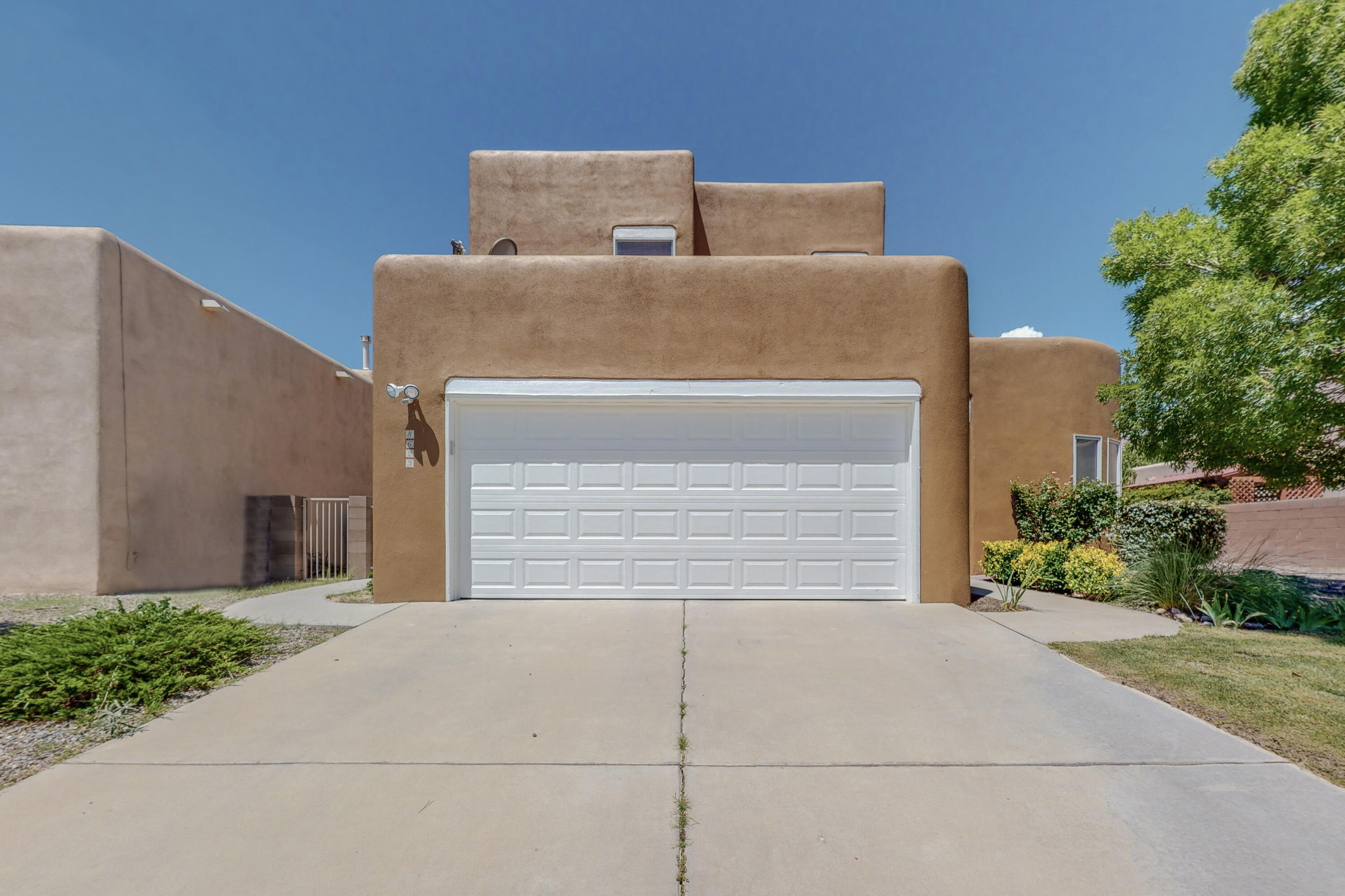 8623 ANIMAS Place NW
