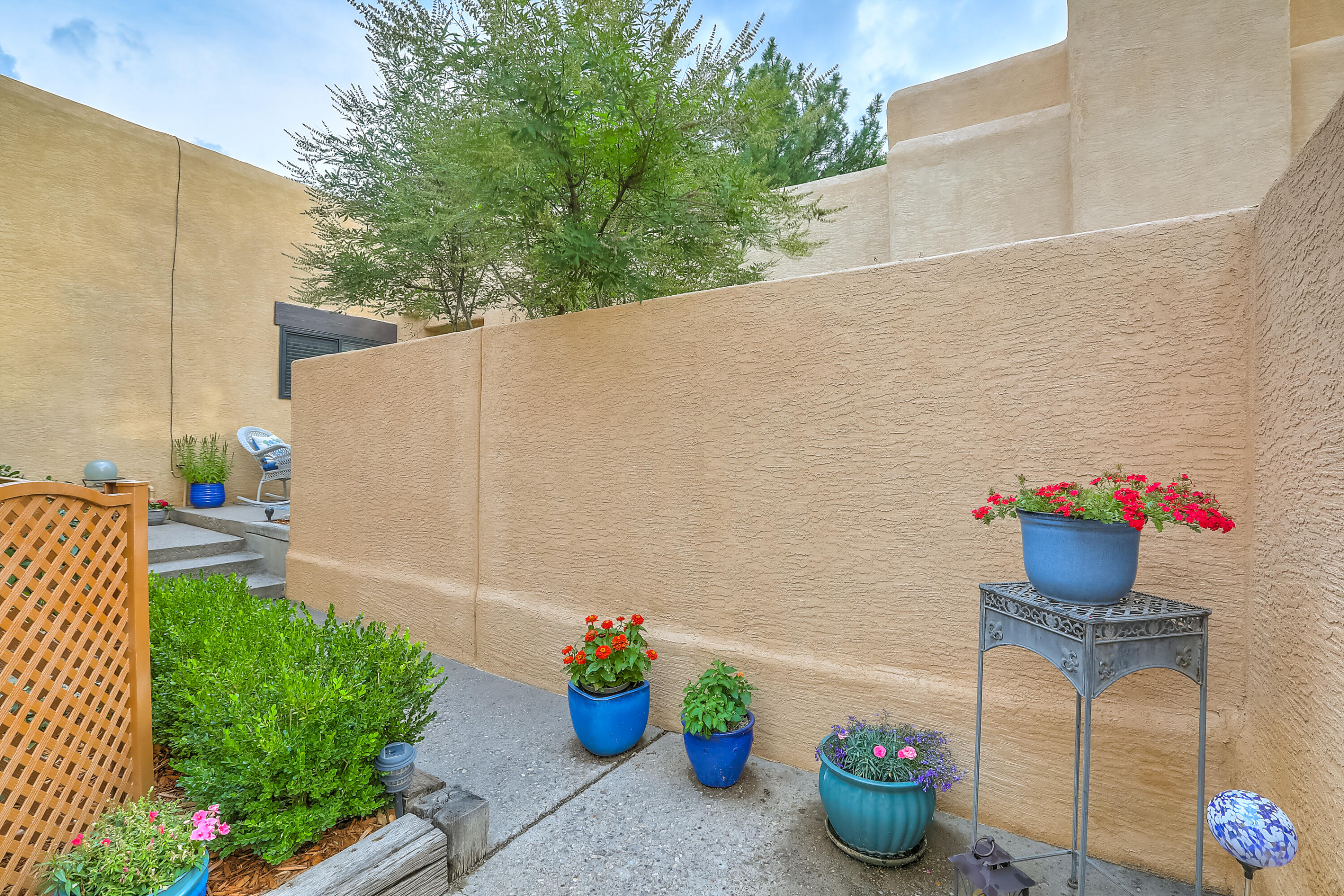 6464 MONTE SERRANO NE