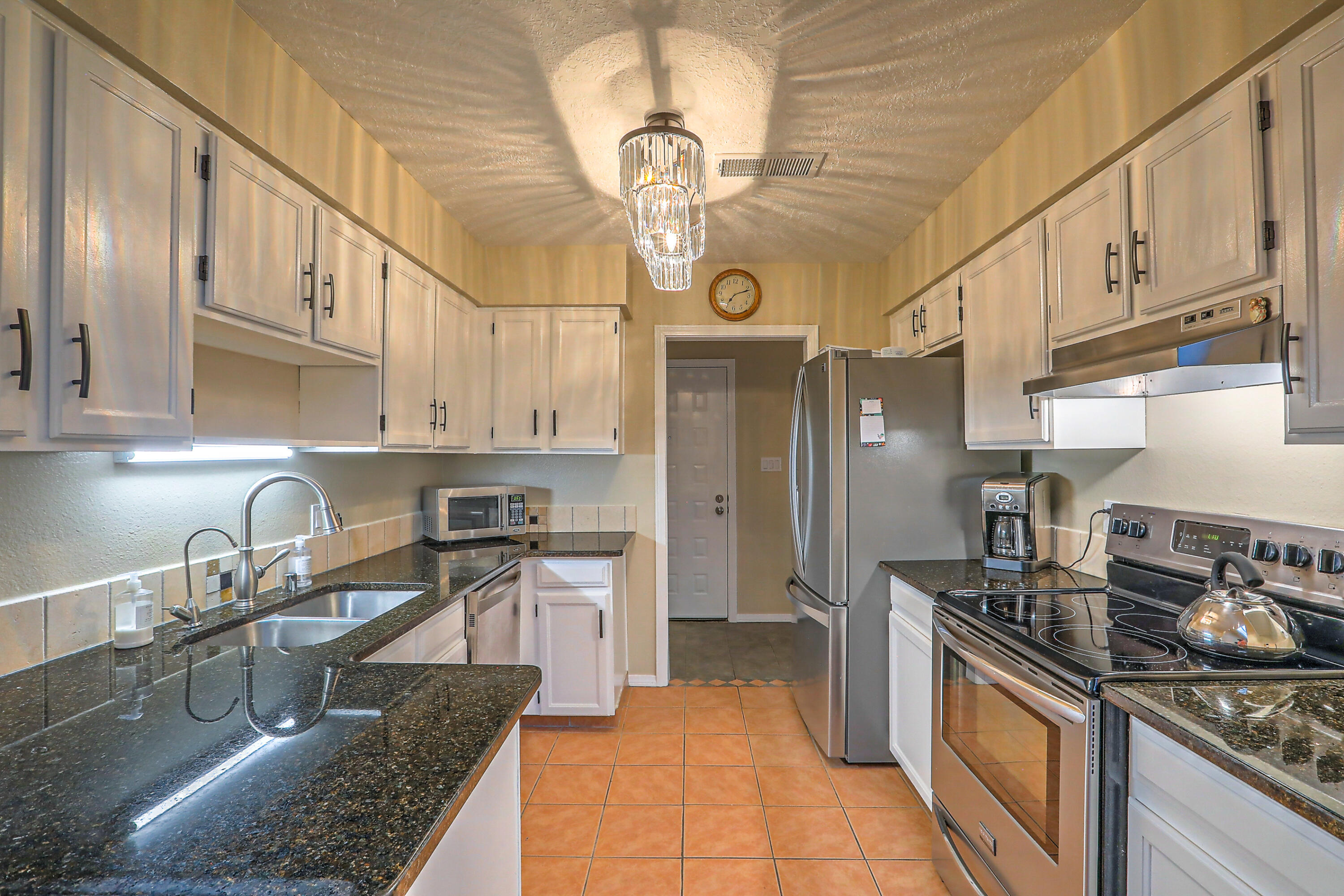 6464 MONTE SERRANO NE
