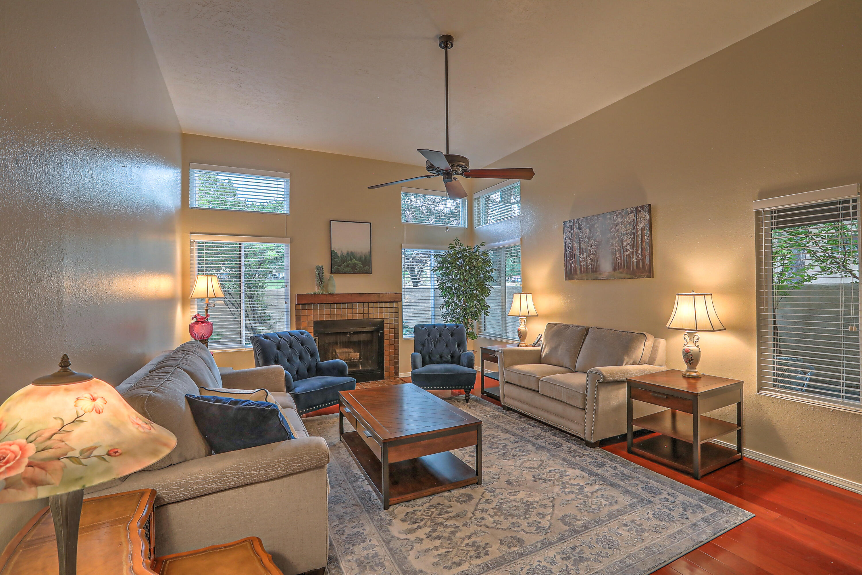 6464 MONTE SERRANO NE
