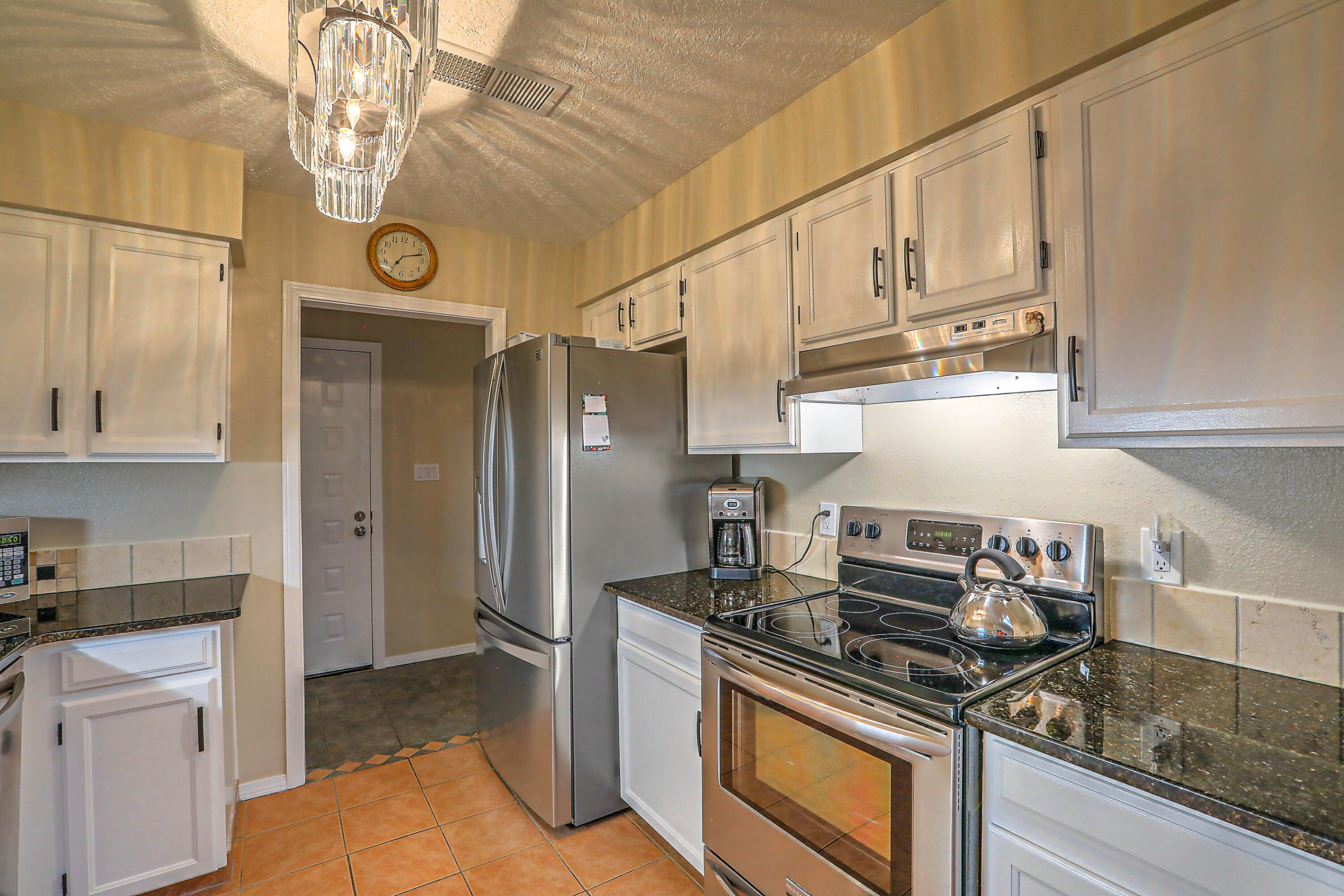 6464 MONTE SERRANO NE