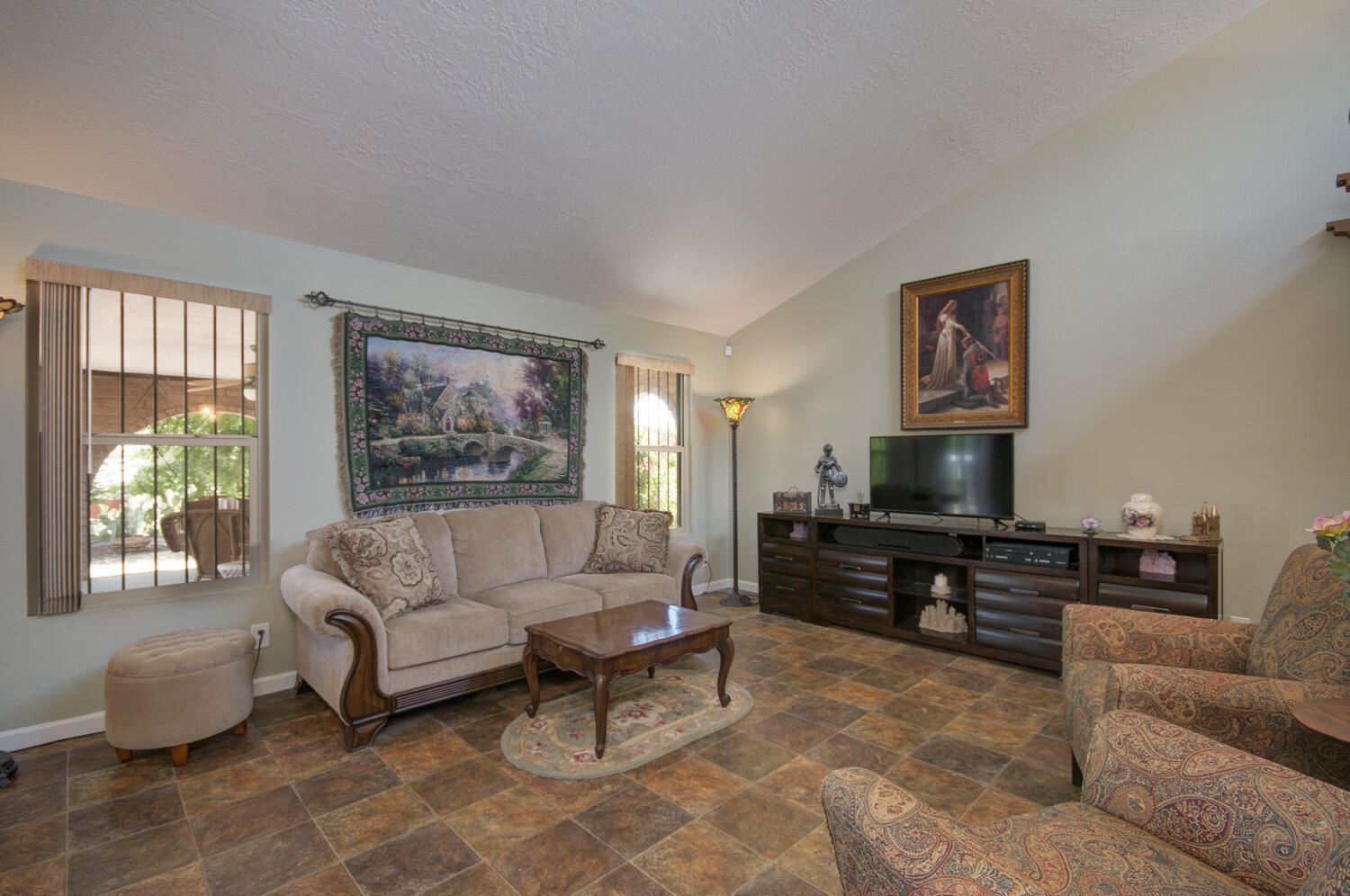 610 WESTERN HILLS Drive SE