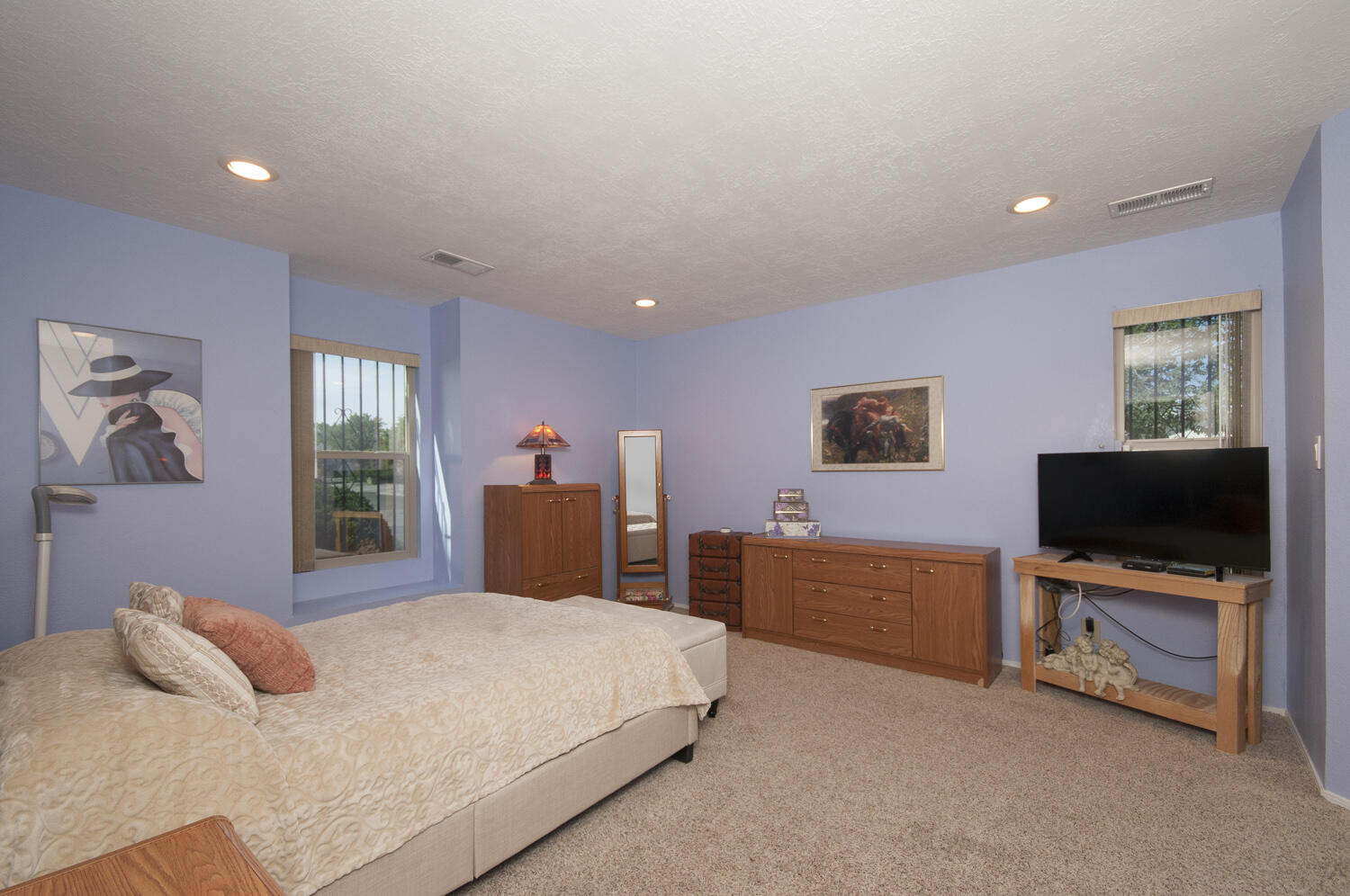 610 WESTERN HILLS Drive SE