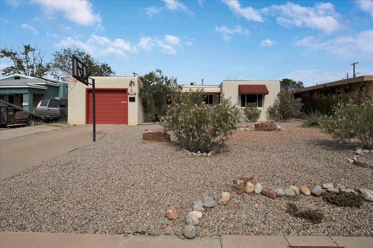 414 Mesilla NE