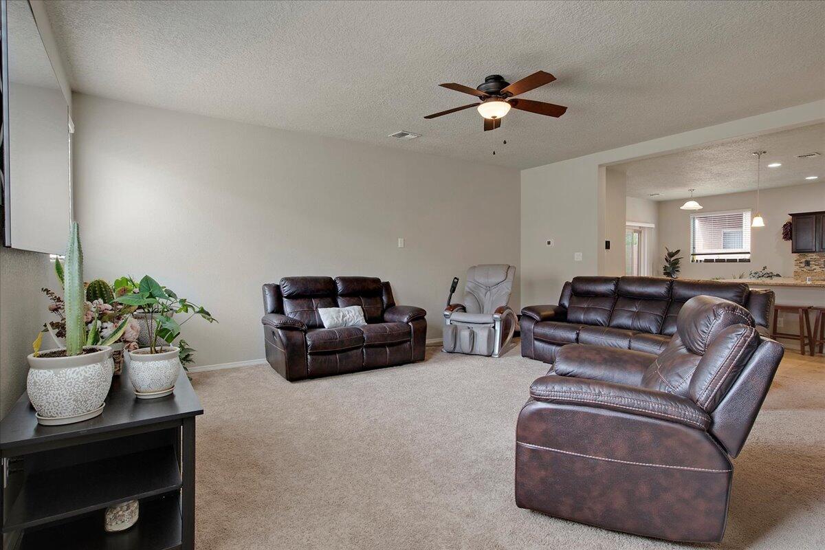6920 NAPOLEON Road NE