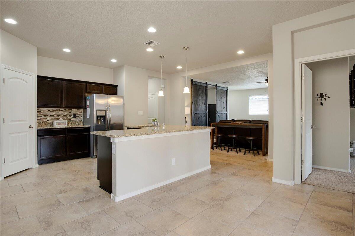 6920 NAPOLEON Road NE