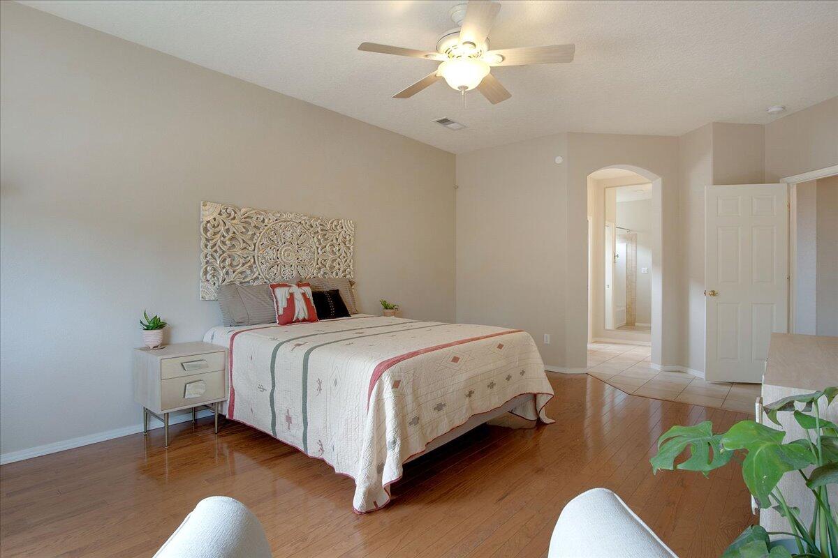 7712 CALLE CARISMA NE