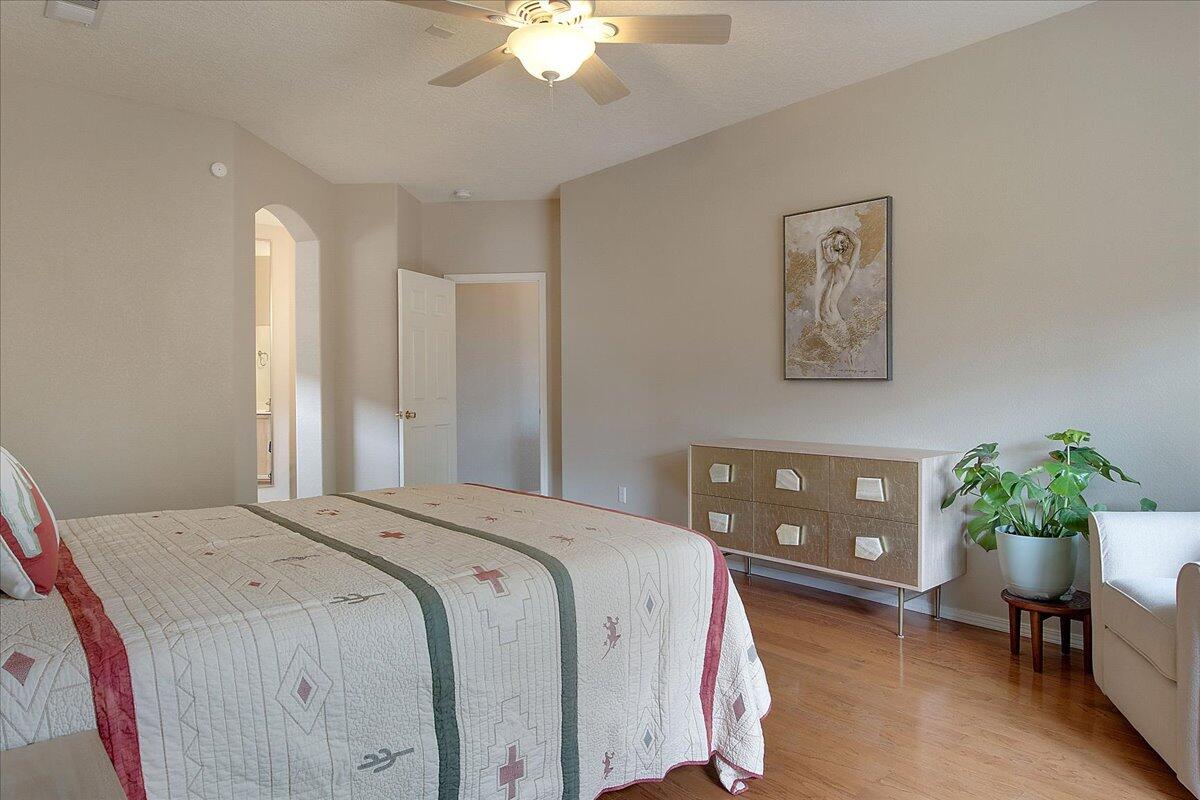 7712 CALLE CARISMA NE