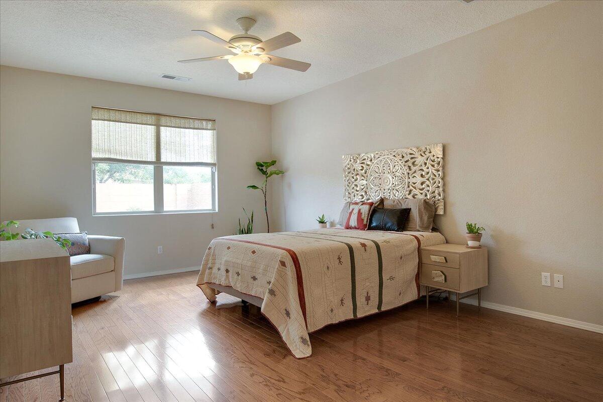 7712 CALLE CARISMA NE
