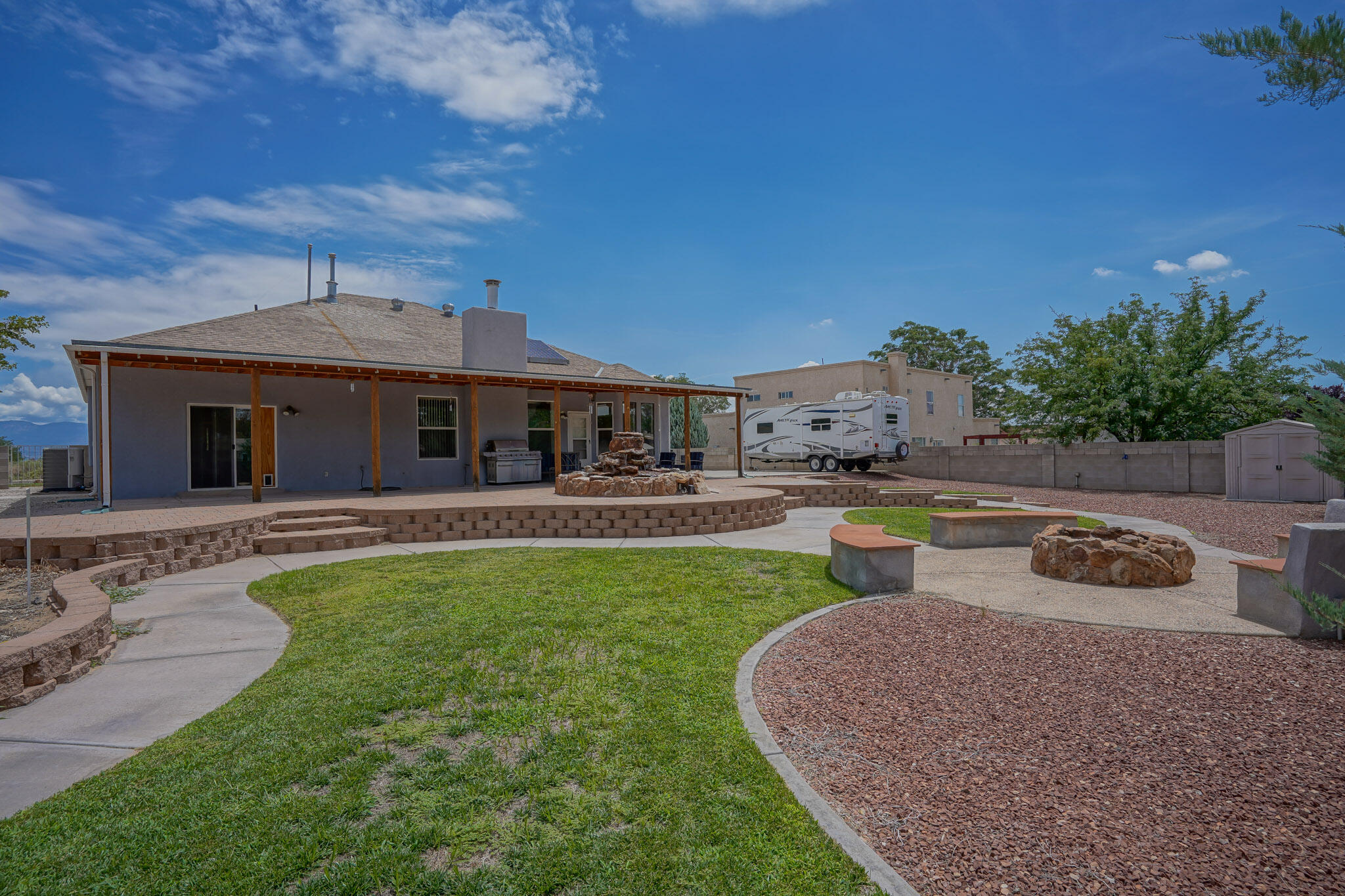 6407 THUNDERBIRD Circle NW