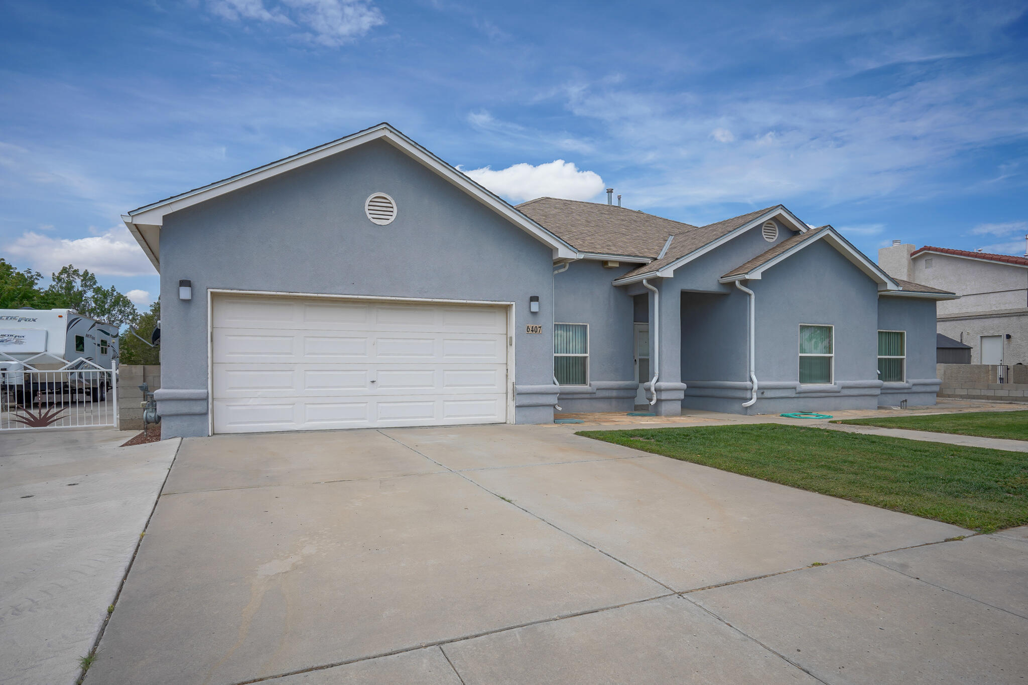 6407 THUNDERBIRD Circle NW