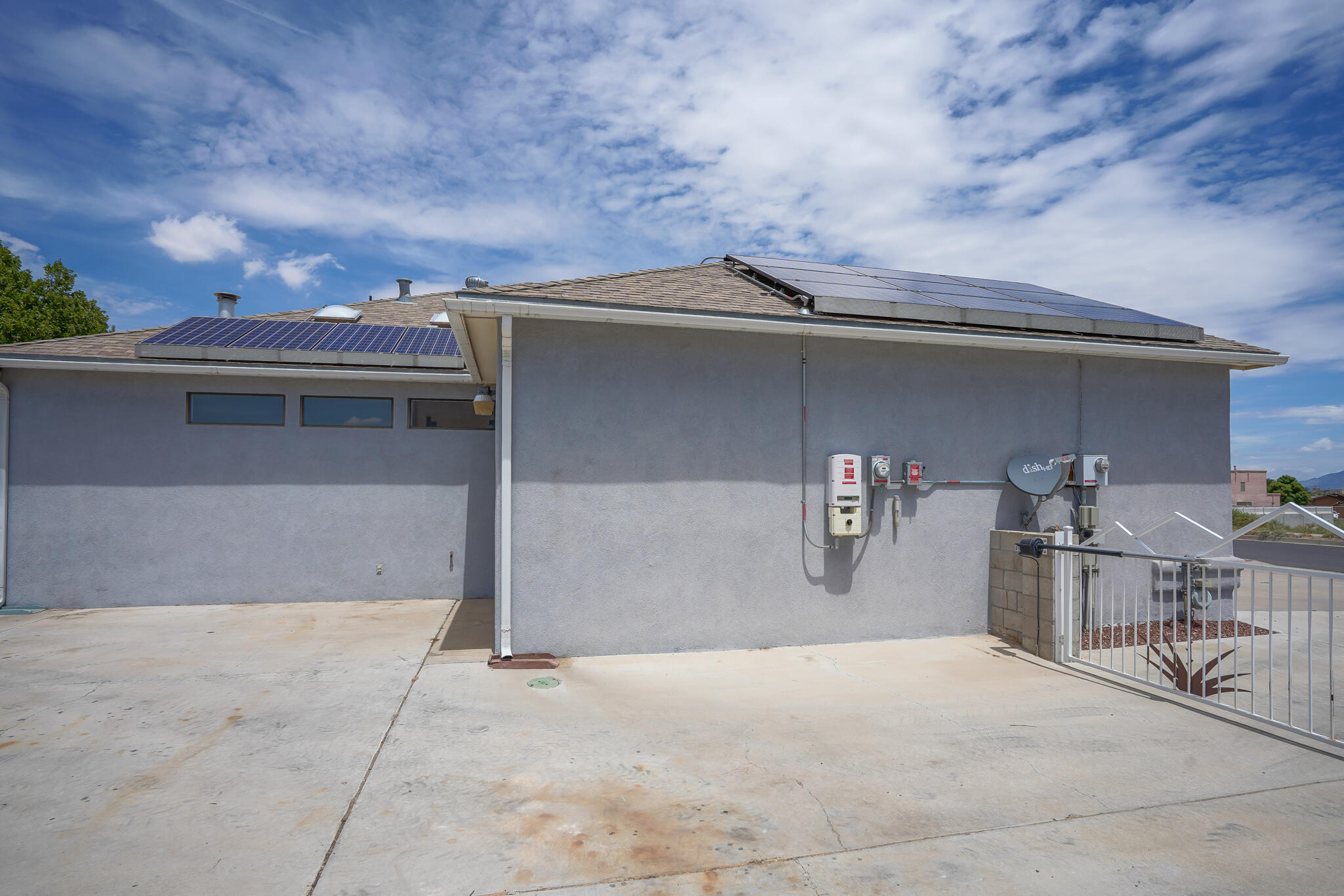 6407 THUNDERBIRD Circle NW