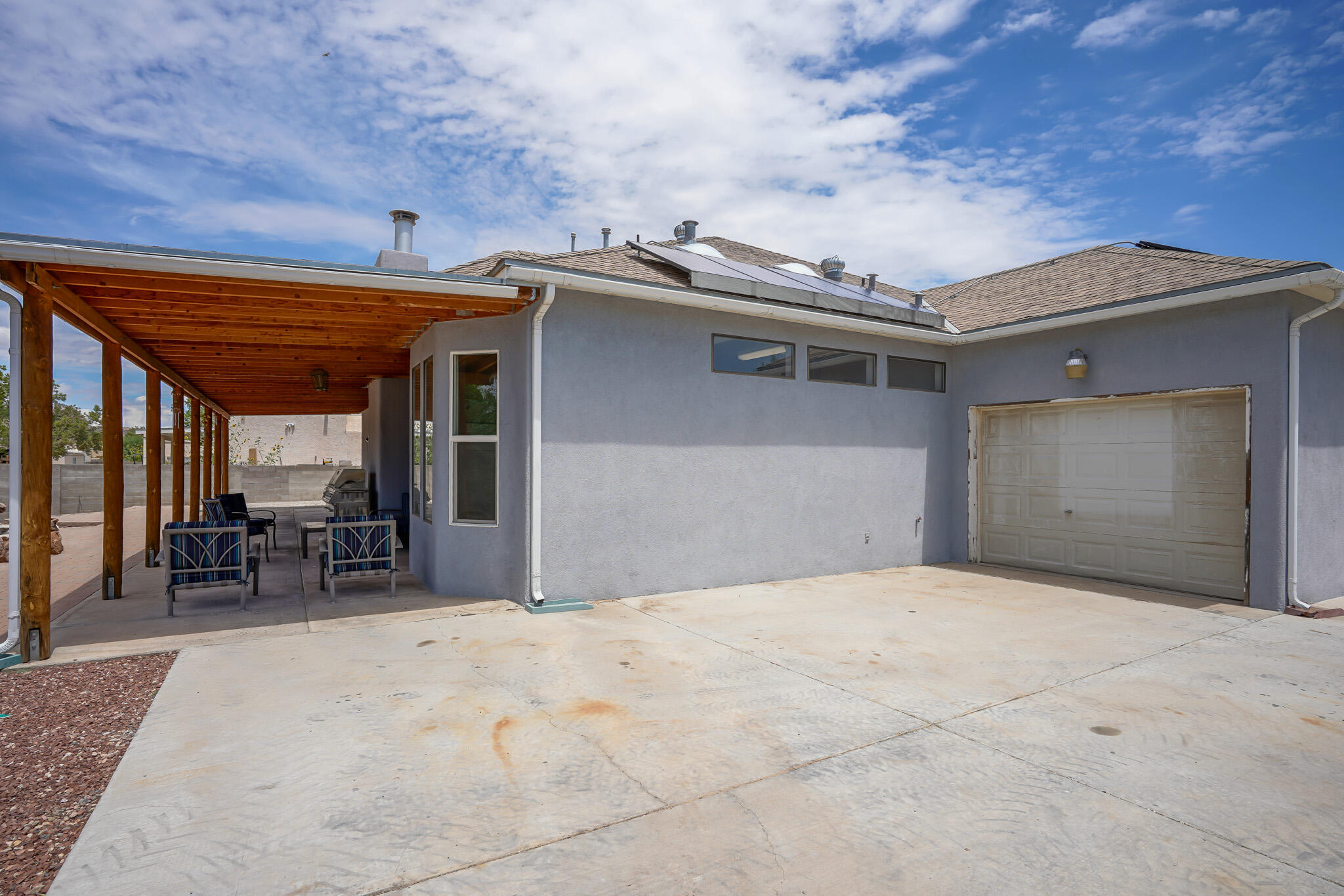 6407 THUNDERBIRD Circle NW