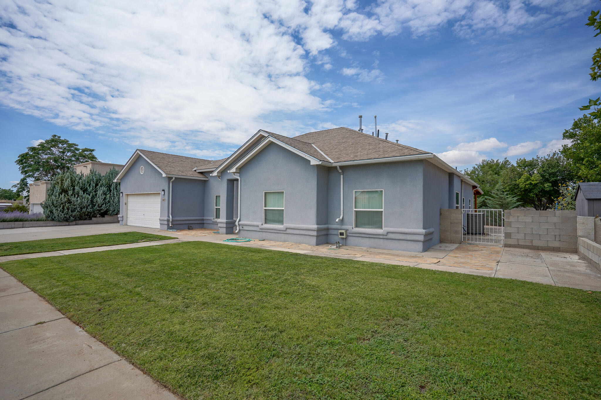 6407 THUNDERBIRD Circle NW