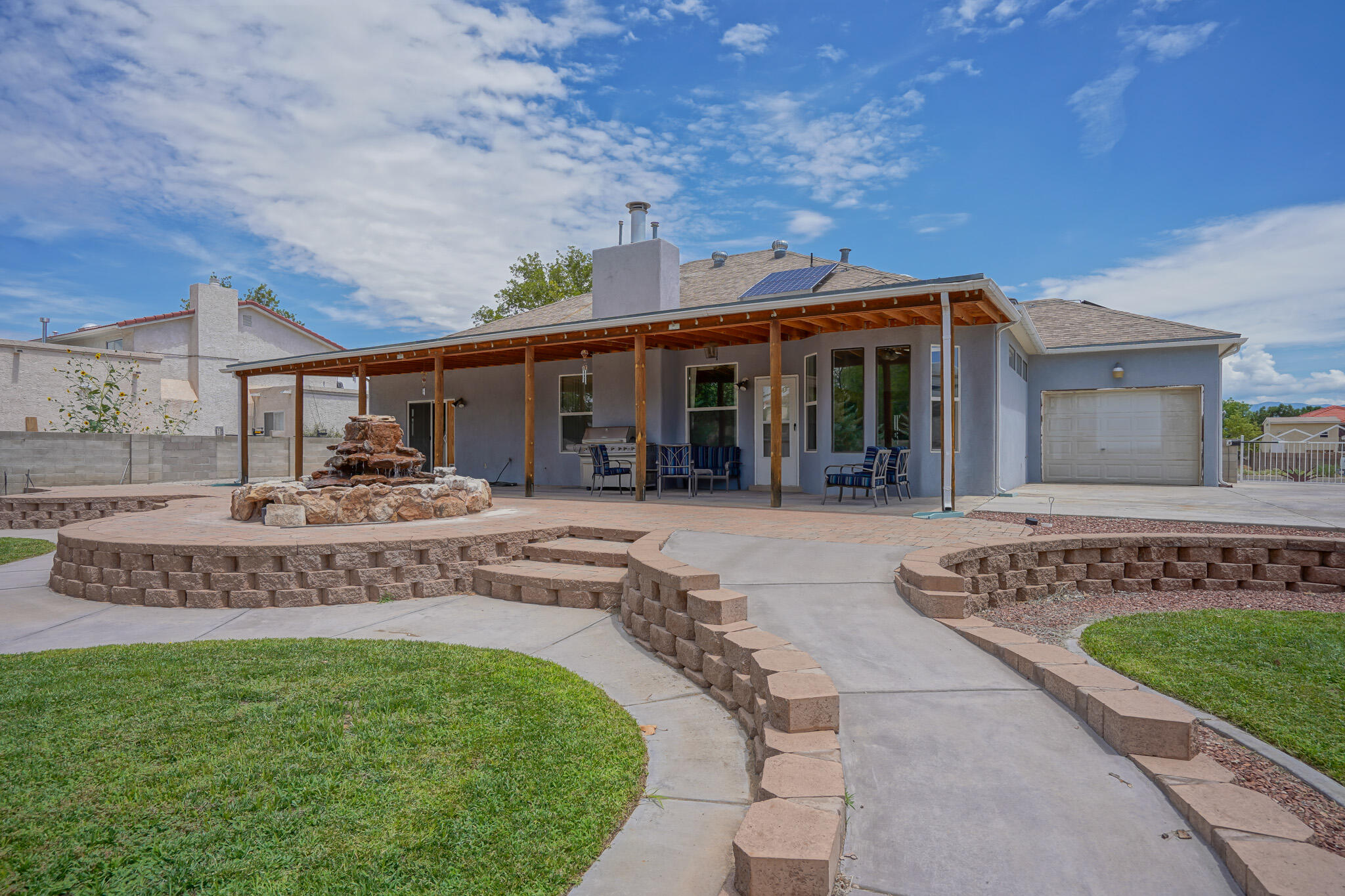 6407 THUNDERBIRD Circle NW