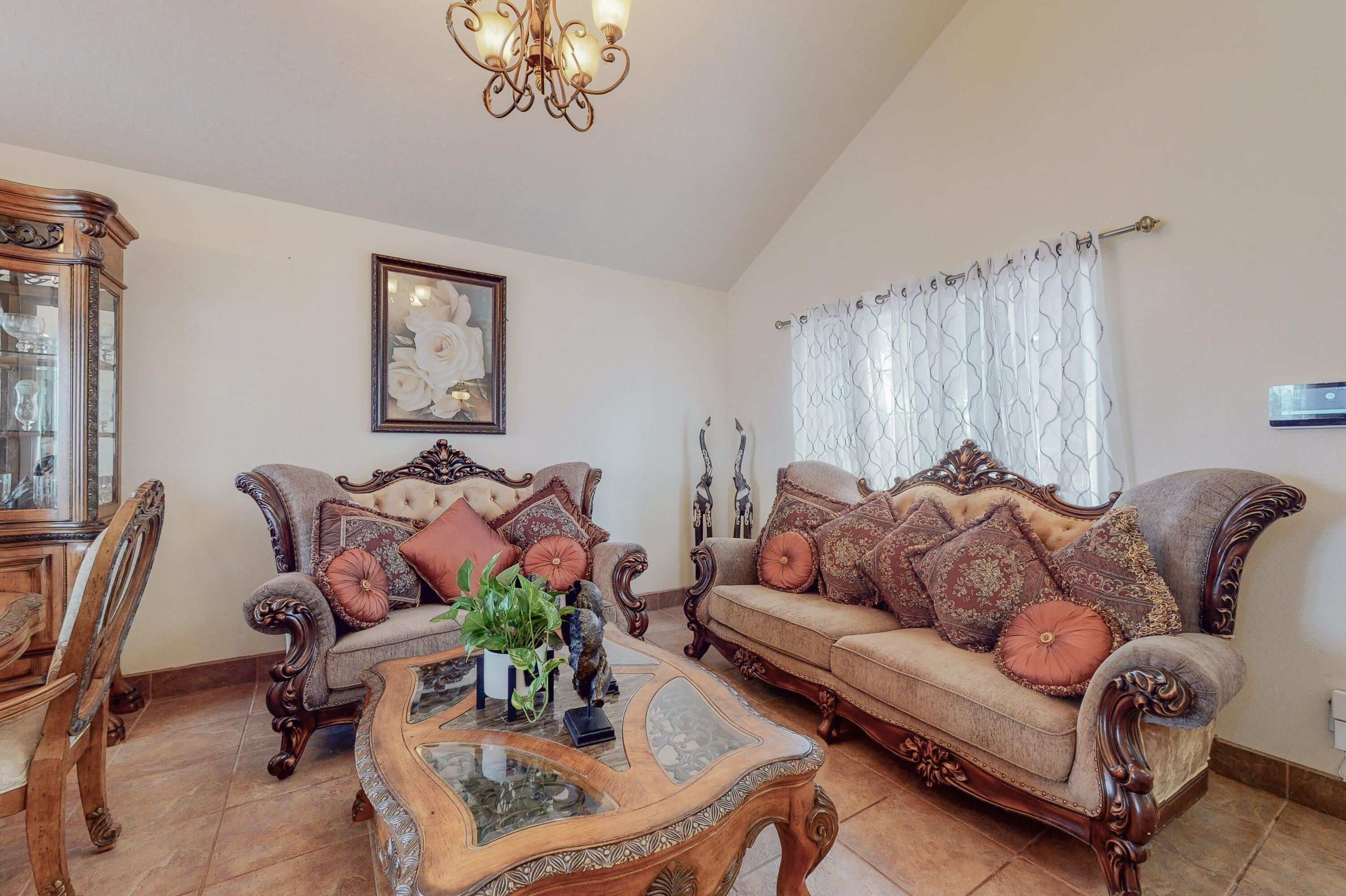 105 EL MUNDO Road