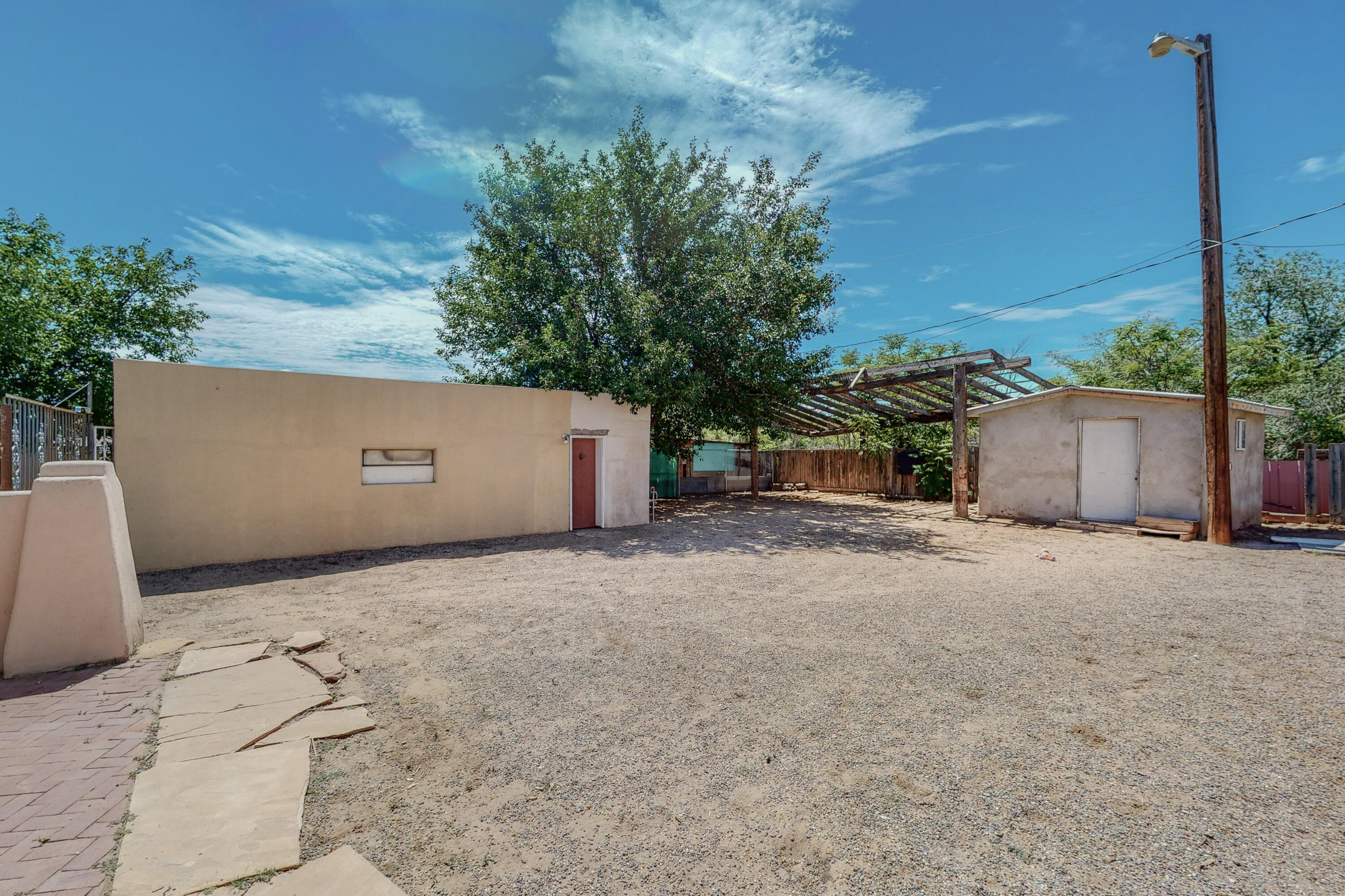 713 RANCHITOS Road