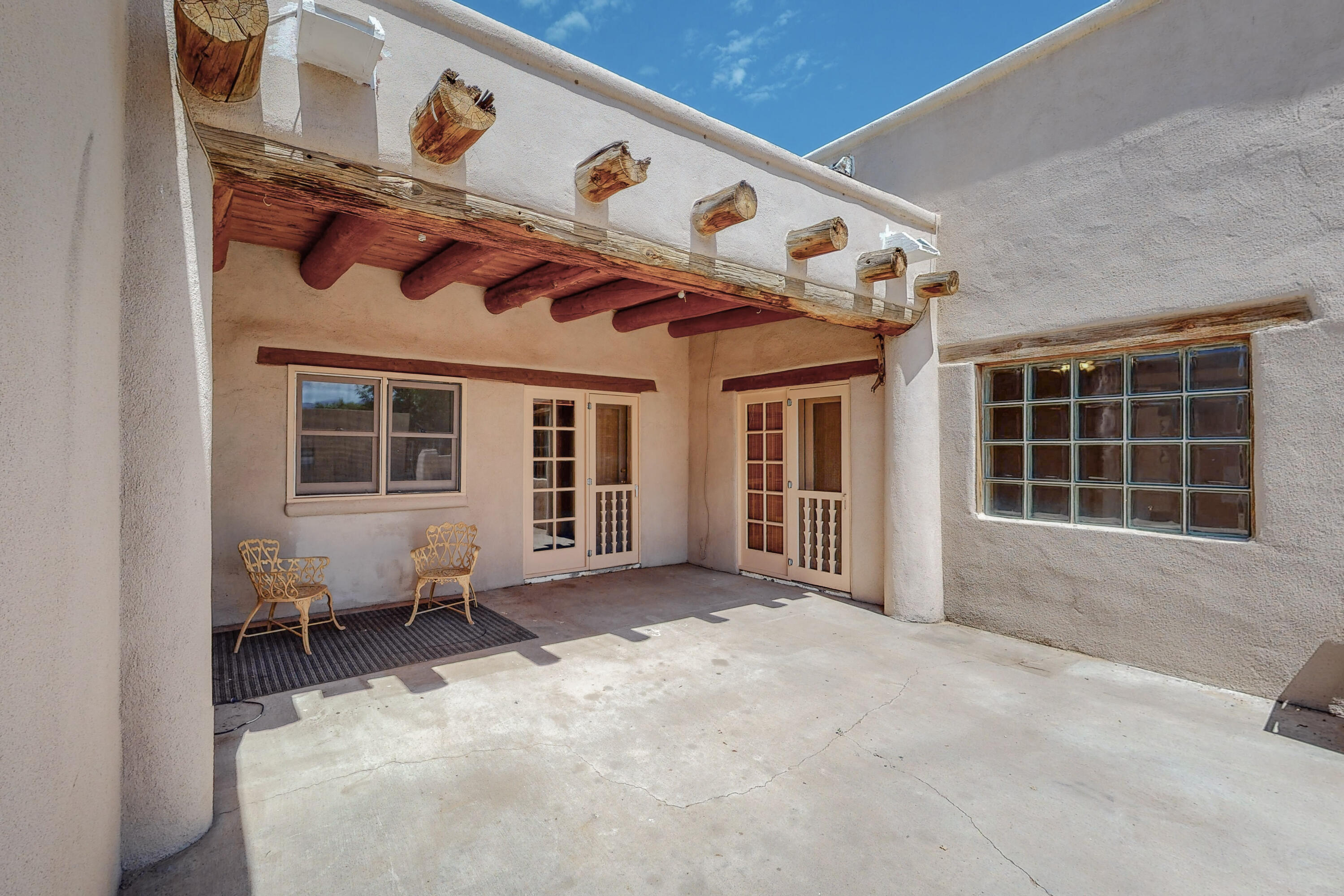 713 RANCHITOS Road