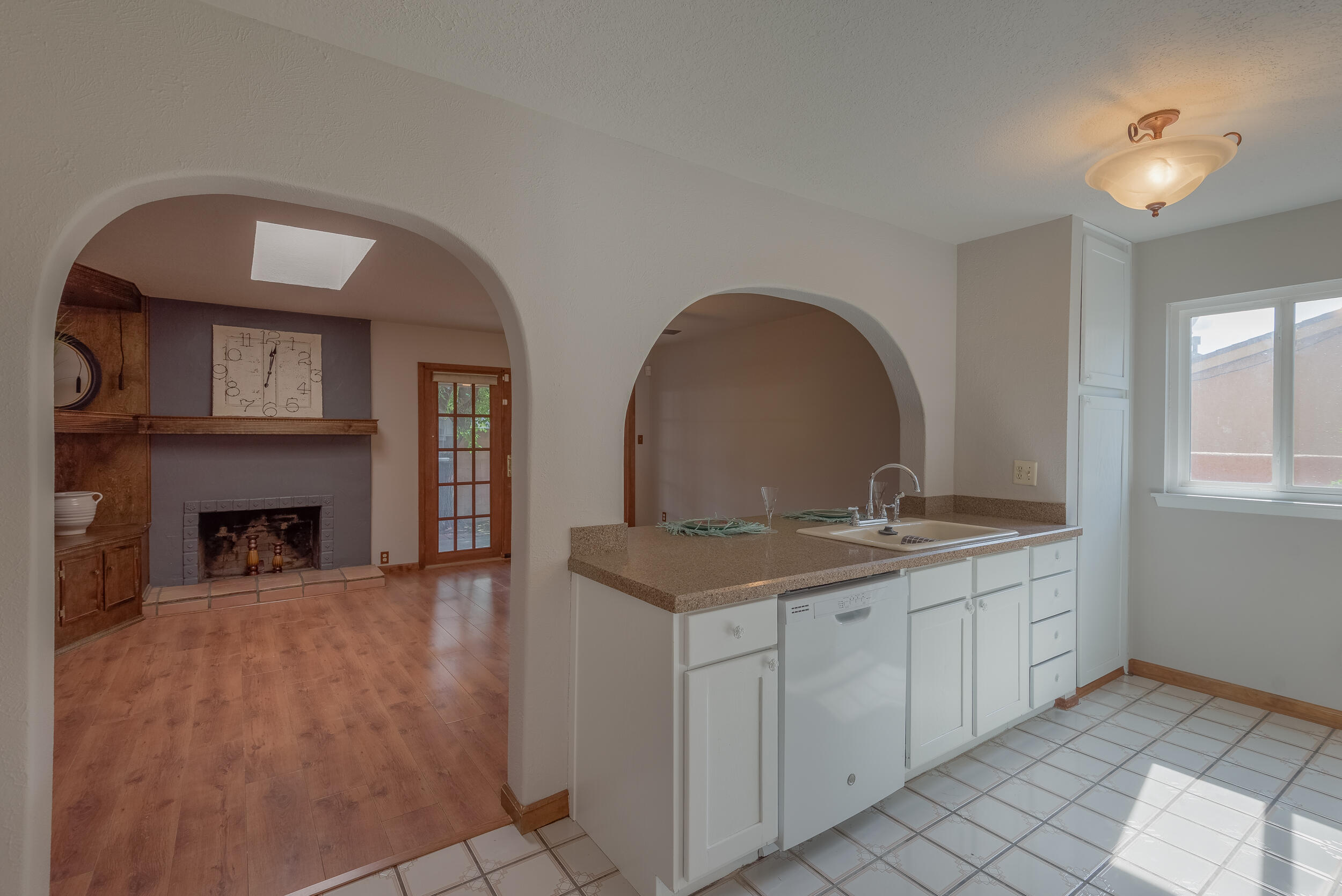 8104 MONTEREY EAST Avenue NE