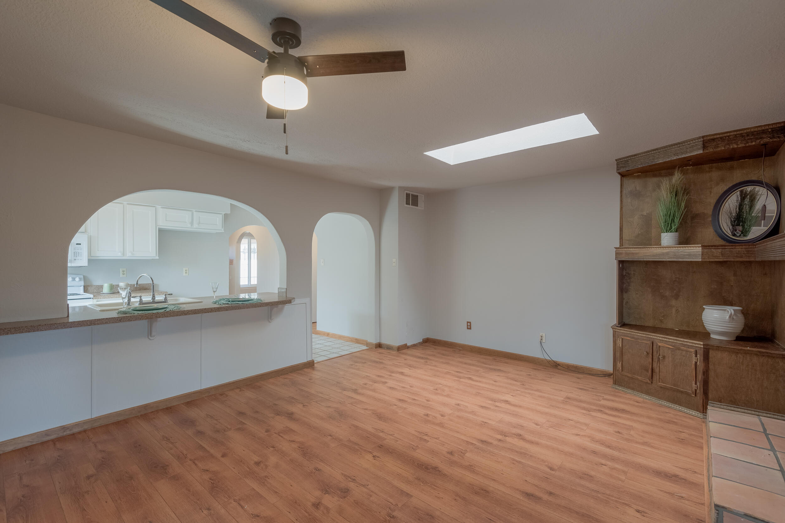 8104 MONTEREY EAST Avenue NE