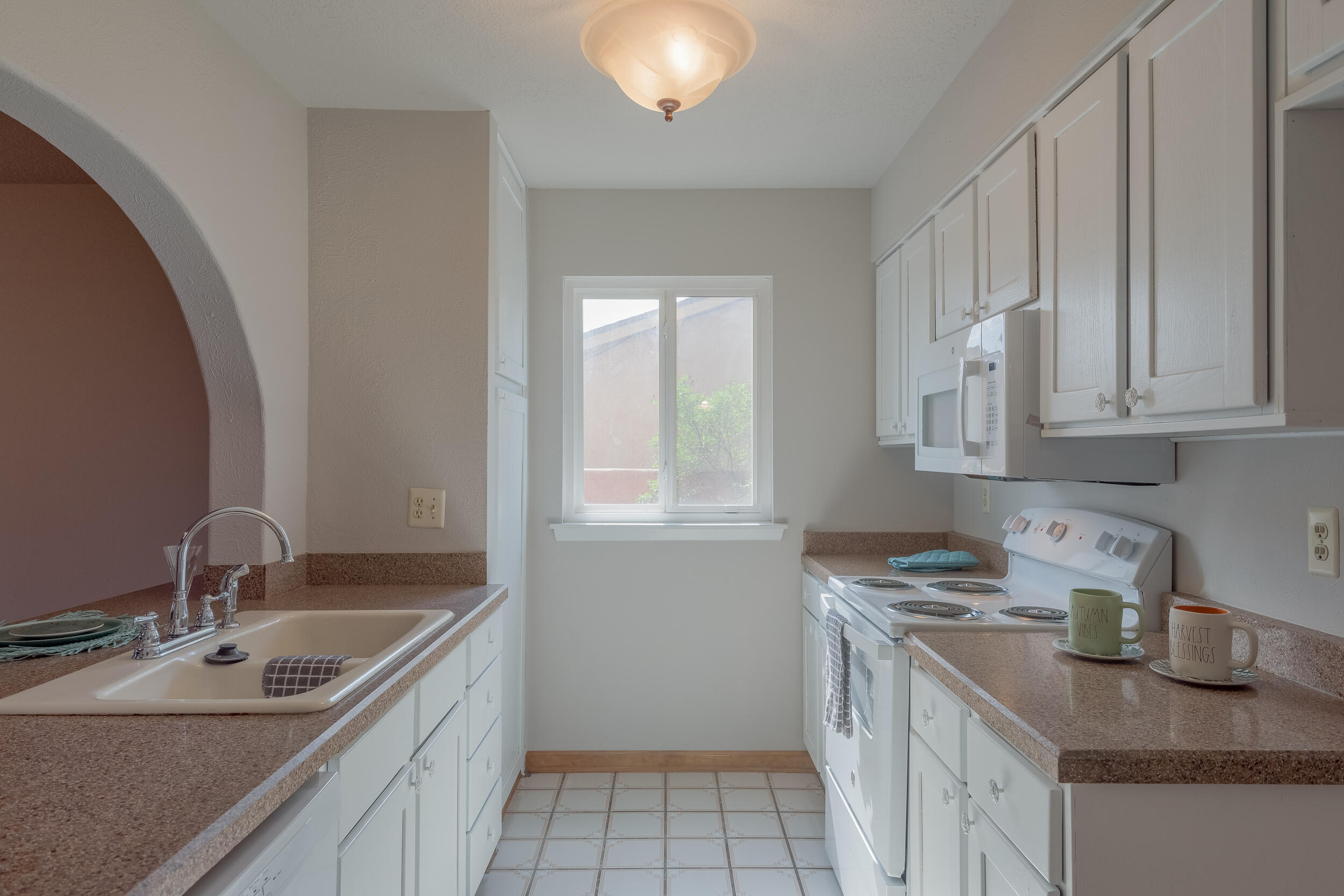 8104 MONTEREY EAST Avenue NE