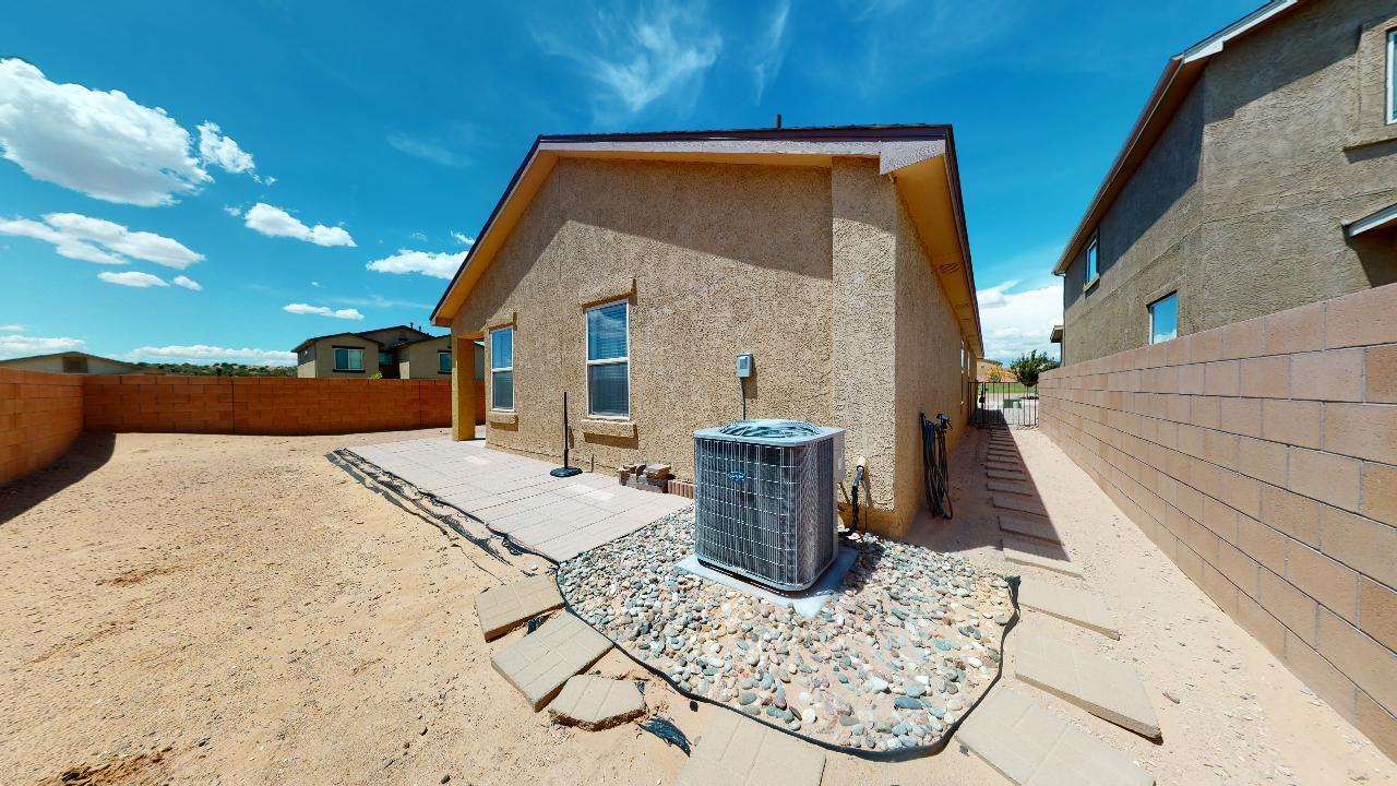 5702 LOS ALAMOS Drive NE