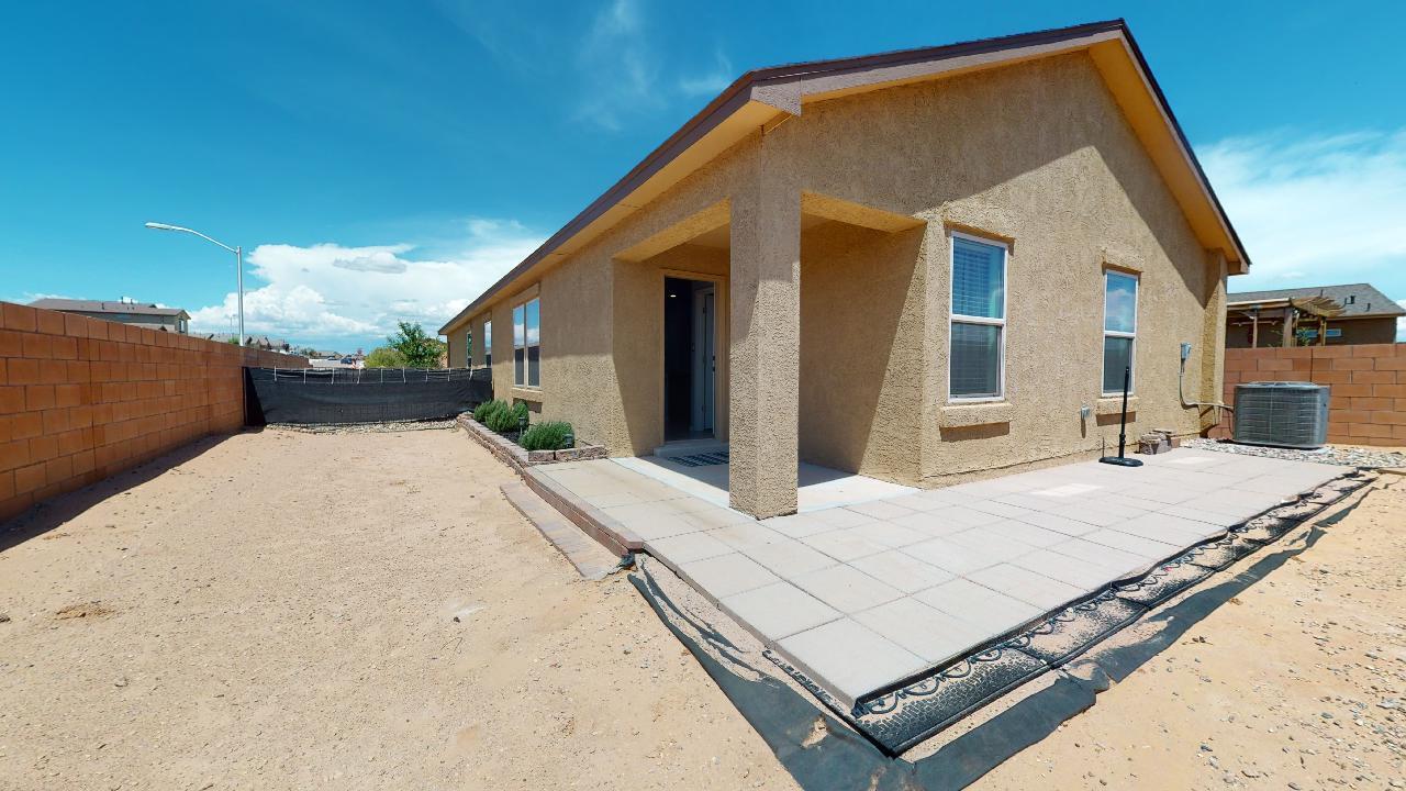 5702 LOS ALAMOS Drive NE